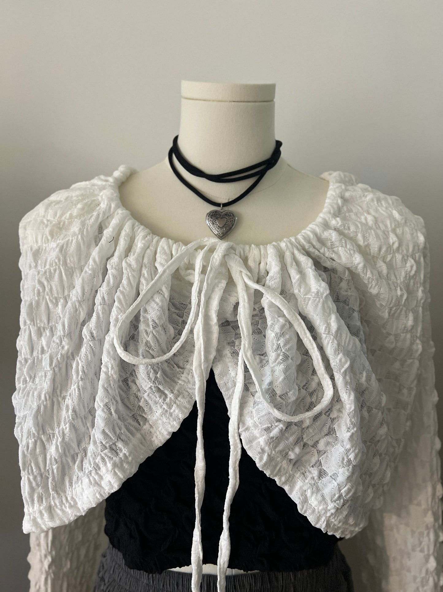 (MUST HAVE!) Heart Choker