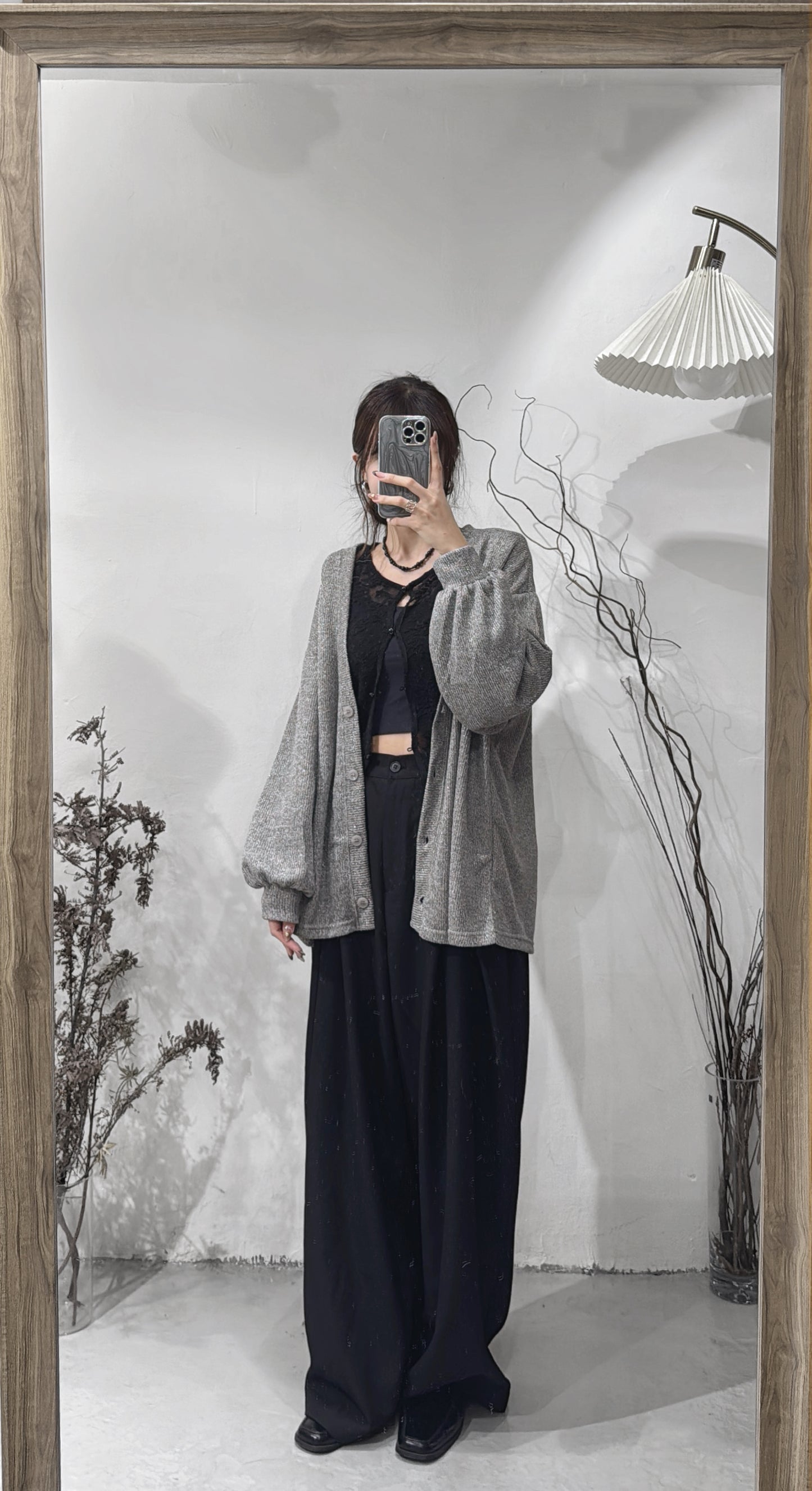 [ little bling bling ✨] v-neck glossy outer/ light grey
