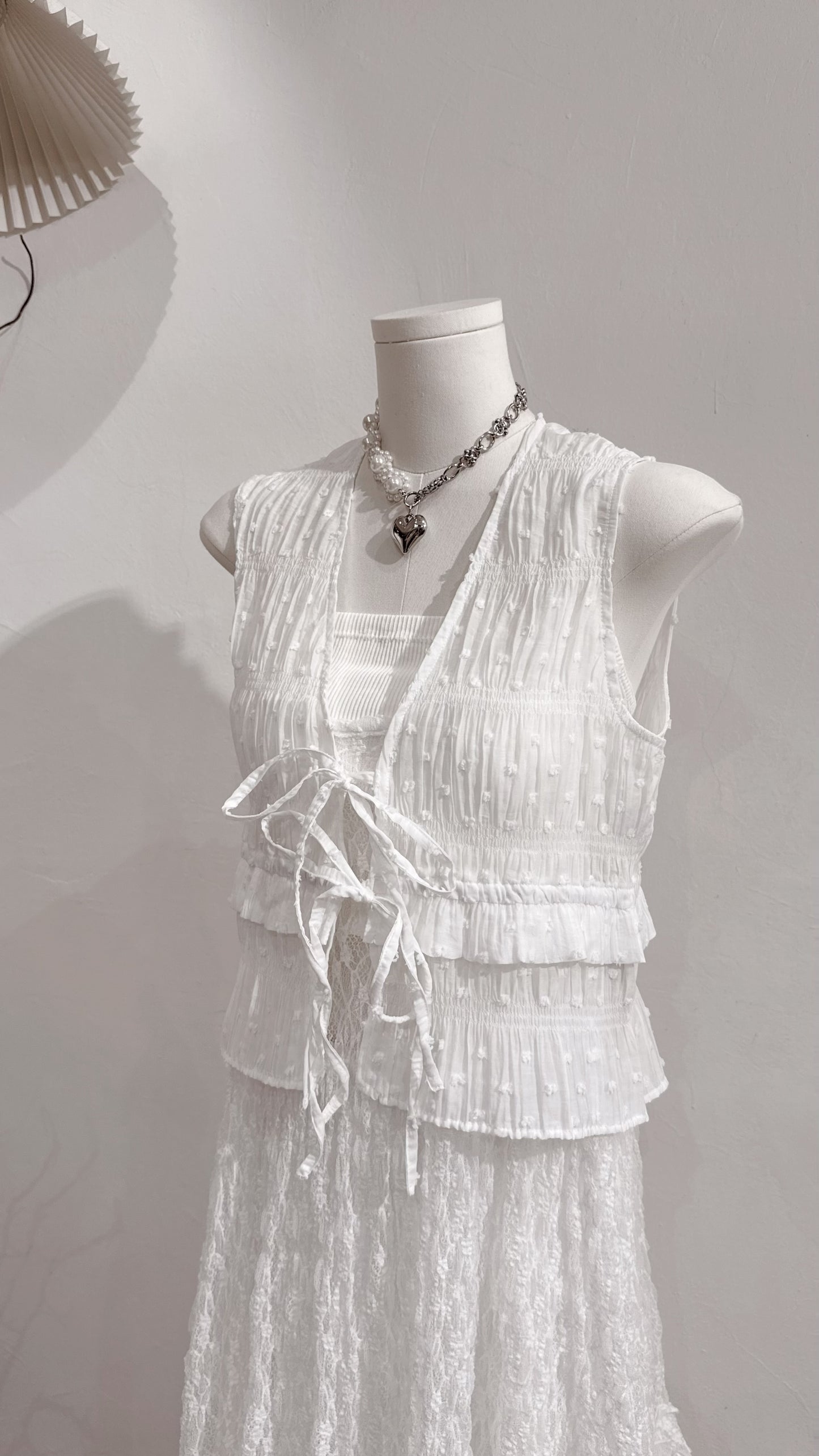 [ 現貨在途 𐙚˙⋆.] layered dobby vest / white