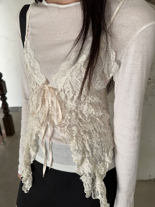 [ 預訂 ₊˚⊹♡ ] Frilled vest / 2 colors
