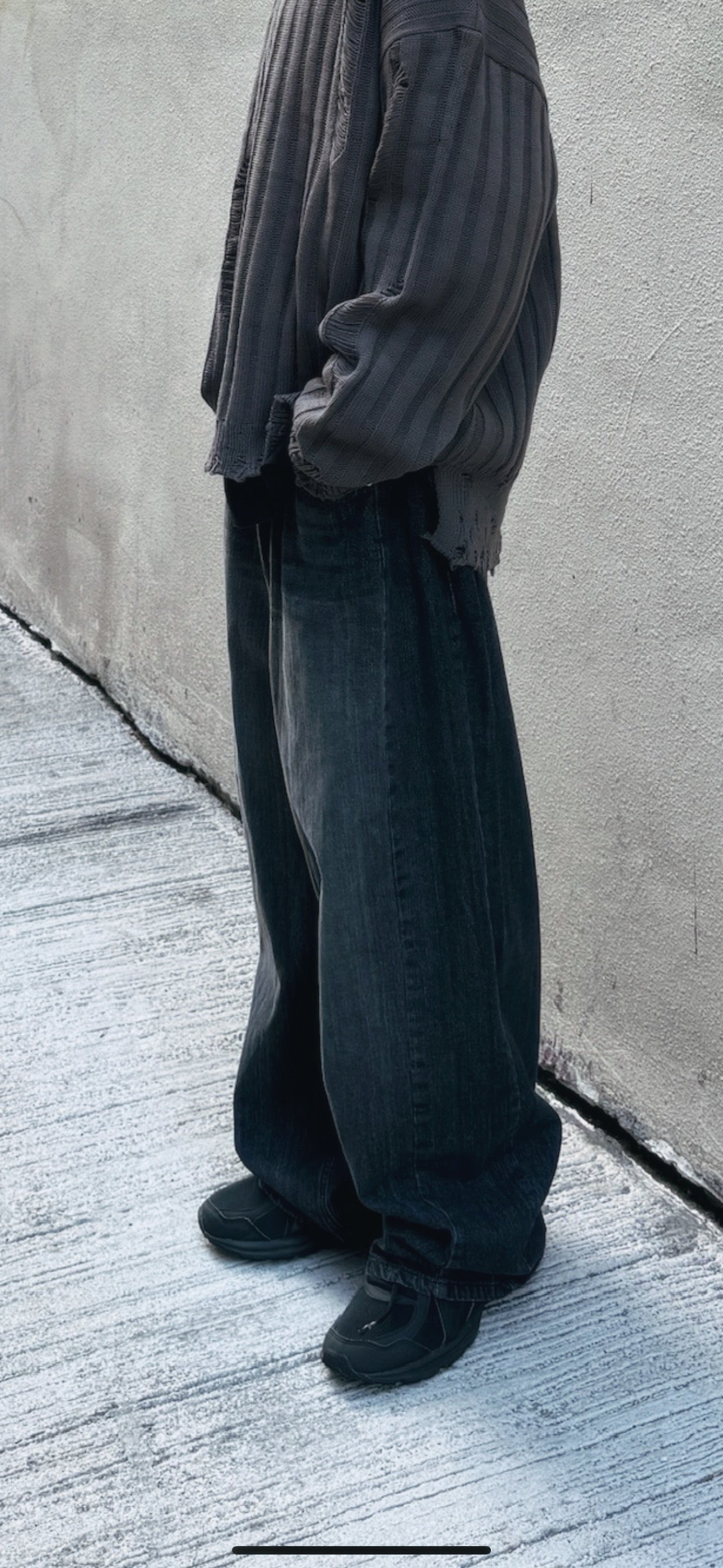 [Boyish items !] Baggy Dart Jeans - Washed Black