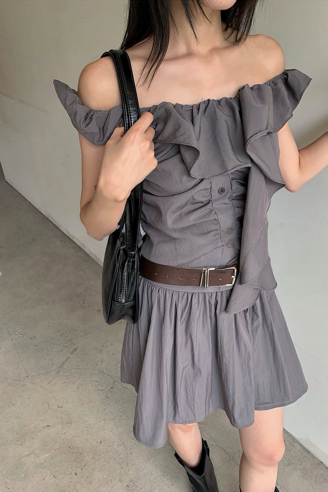 [ 預訂˚.🎀༘⋆ ] Ruffle belted ops / charcoal