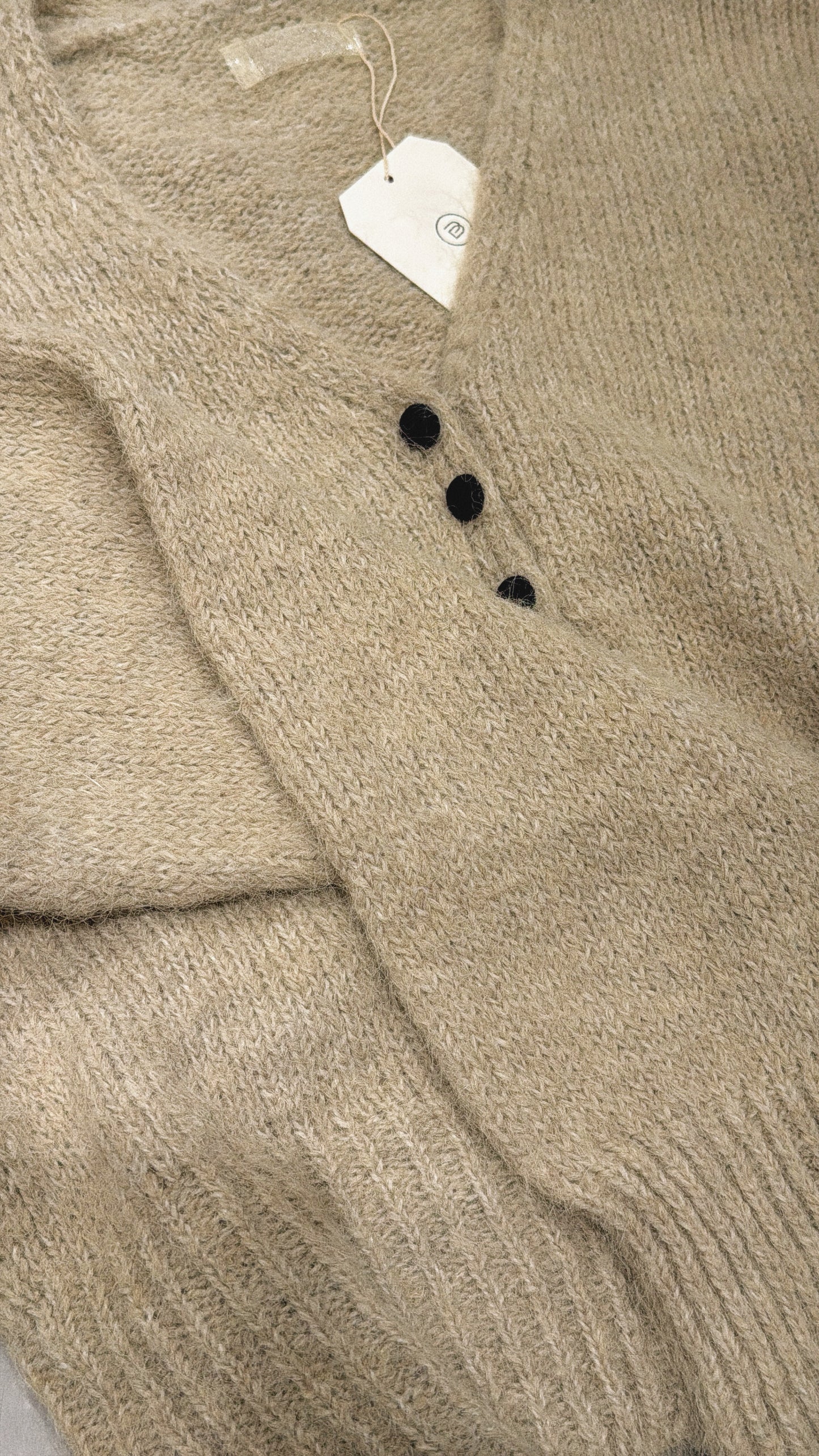 [ 店主&models' pick!] V-neck shaggy knit/ light khaki