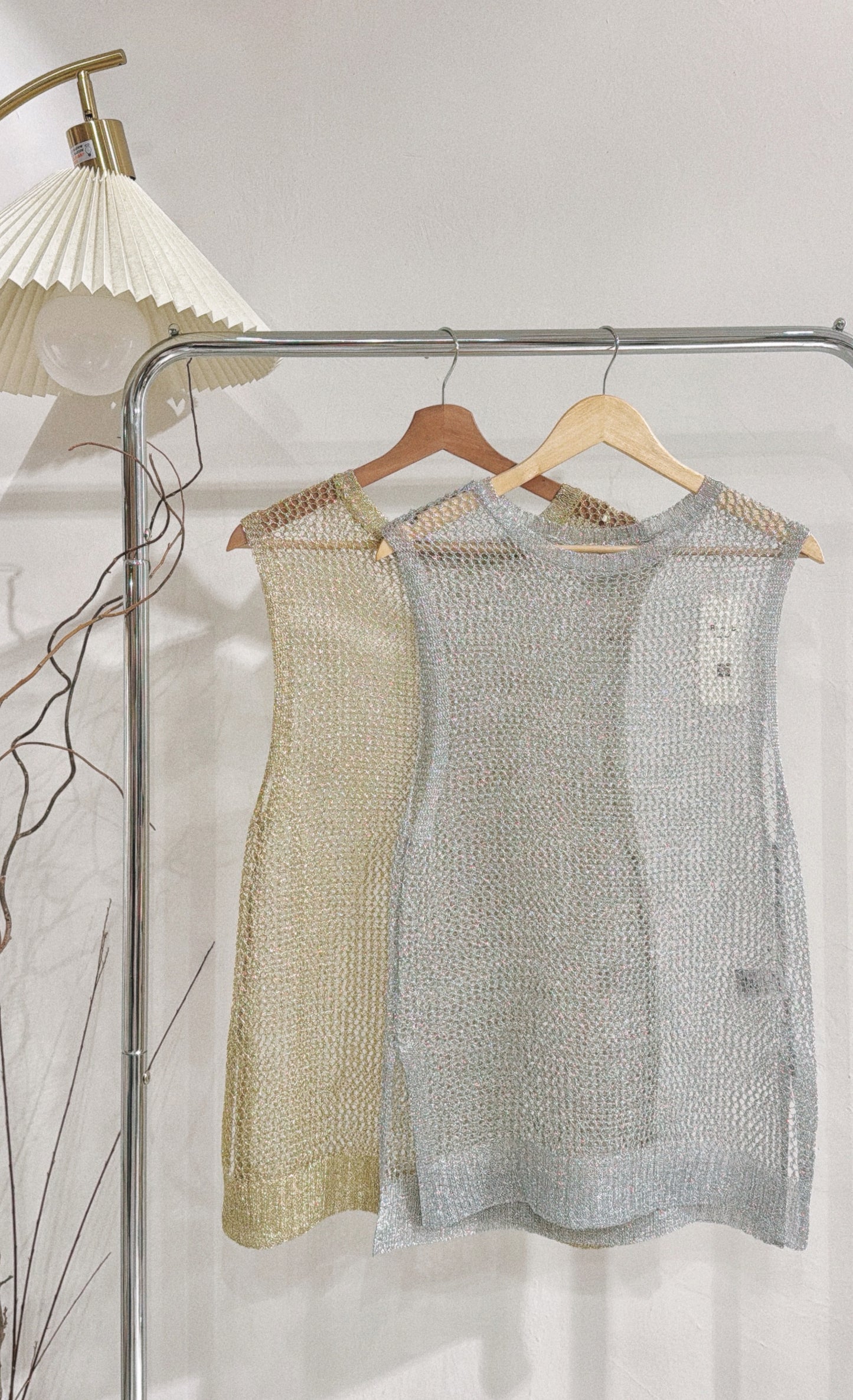 [ 現貨/預訂˚⊹♡ ] [charlotte's picks!]  lone lone glossy vest / 2 colors