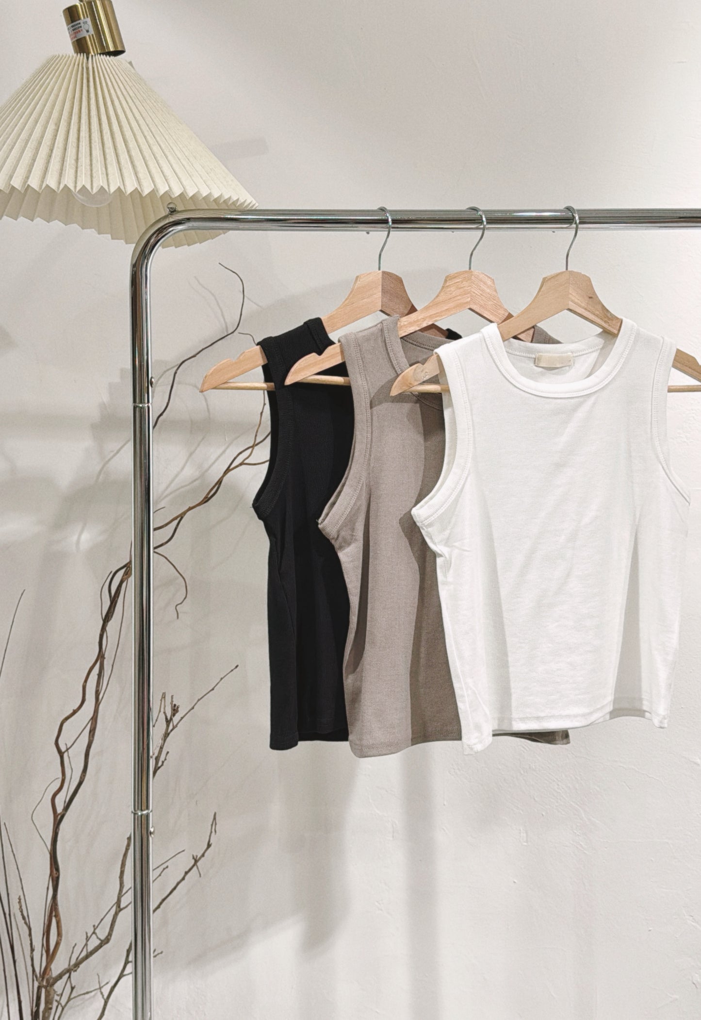 [ 首三日預訂價 $119🪽⋆ ] [ 實穿度超高！] round neck vest • 3 colors