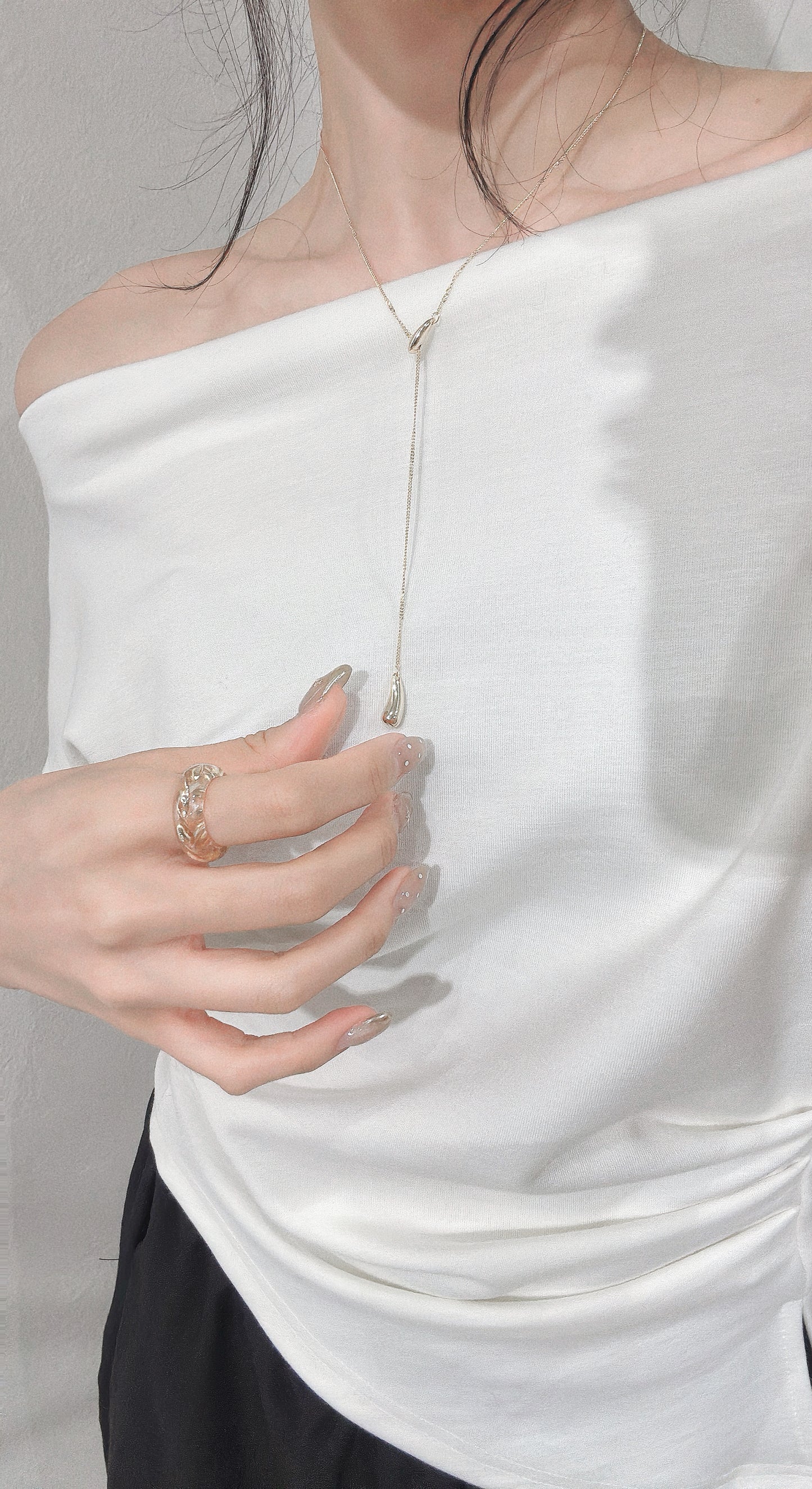[ 預訂 ࣪𖤐.ᐟ ] [ 店主大愛！] Off shoulder pika top / white