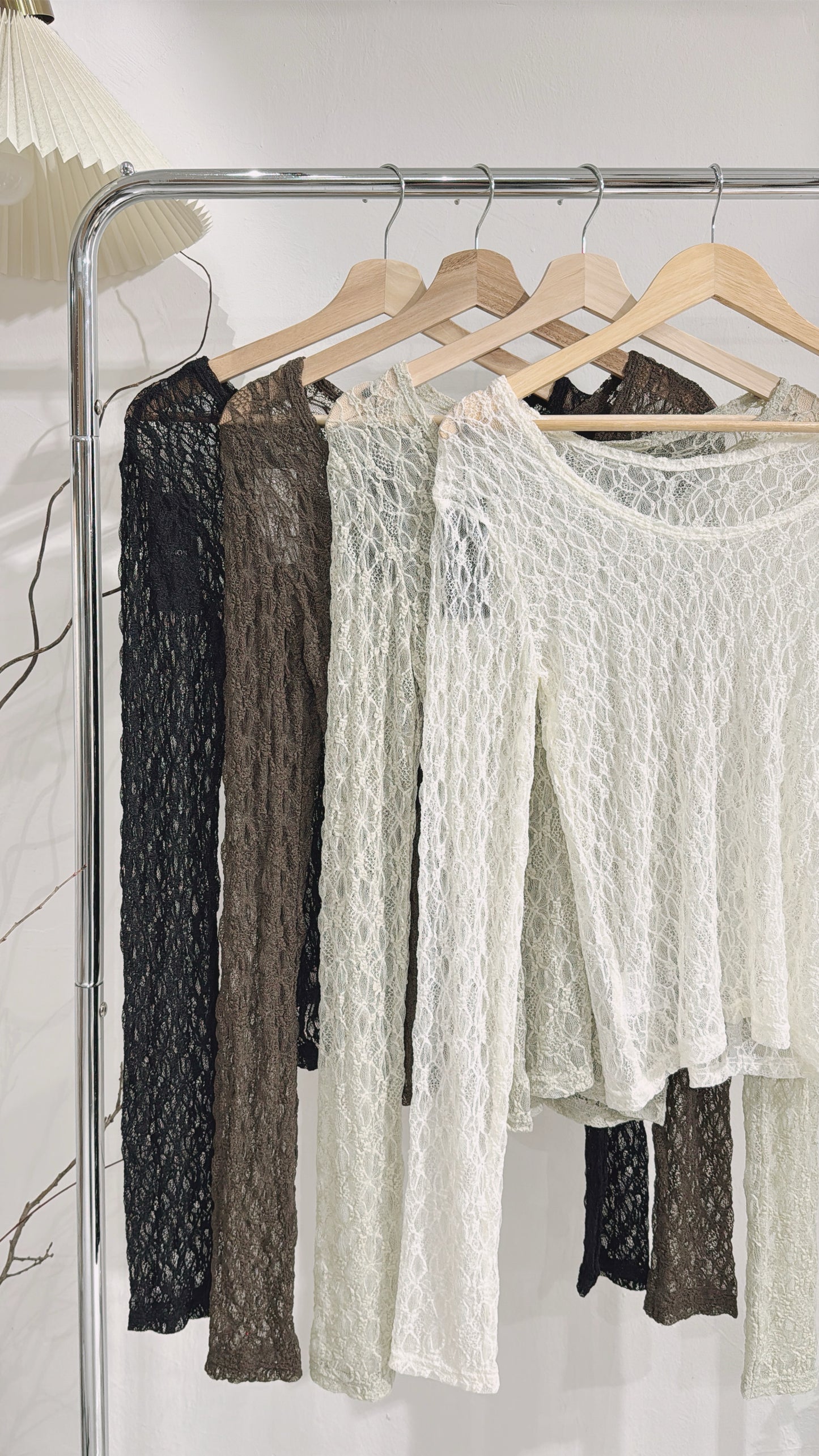 [ 現貨 / 預訂 ˖᯽ ݁˖ ] [ 有彈性！] U-neck lace top / 4 colors