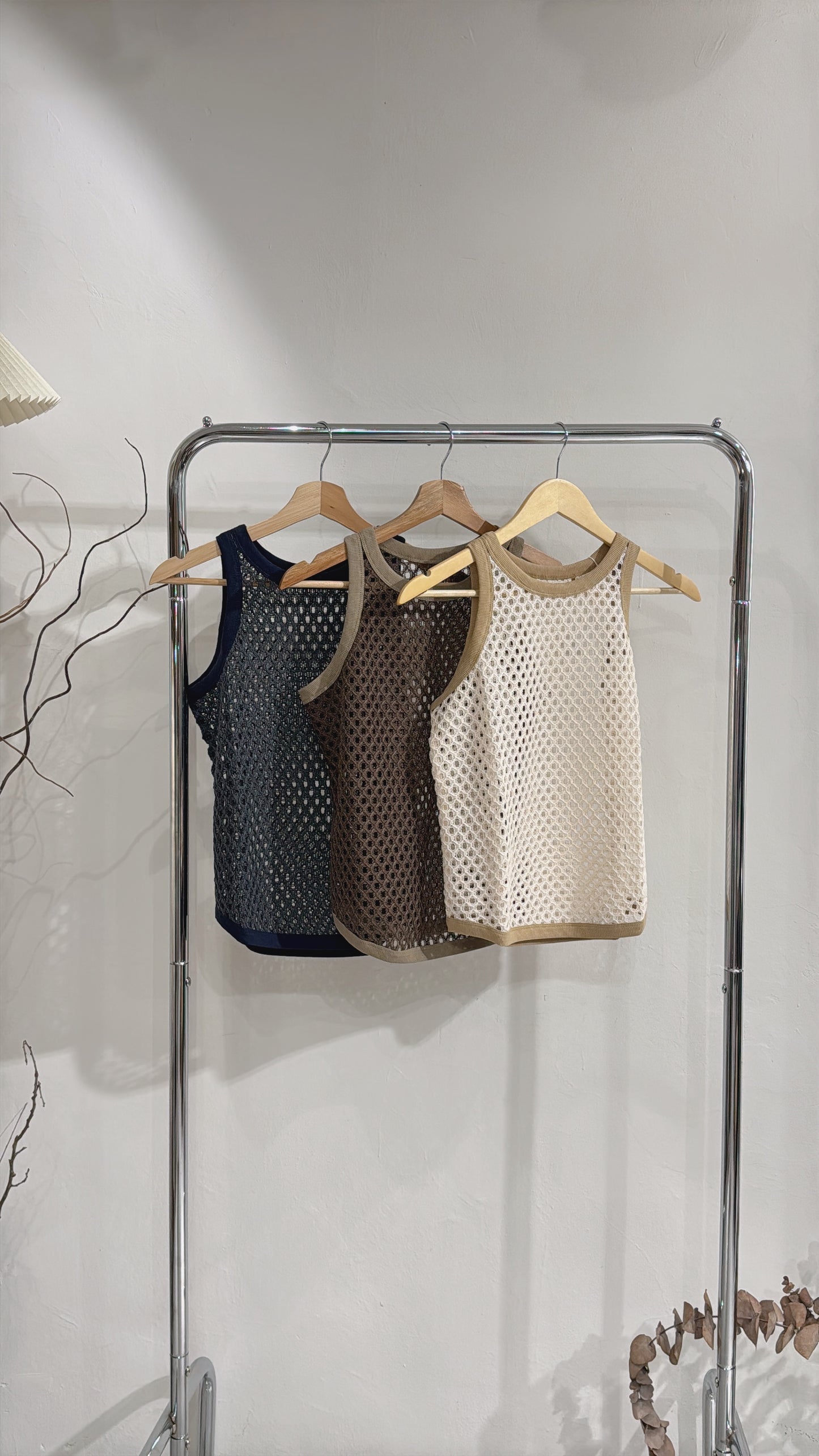 [ 現貨 / 預訂  ₊˚⊹♡ ] Bicolor Mesh Top / 3 colors