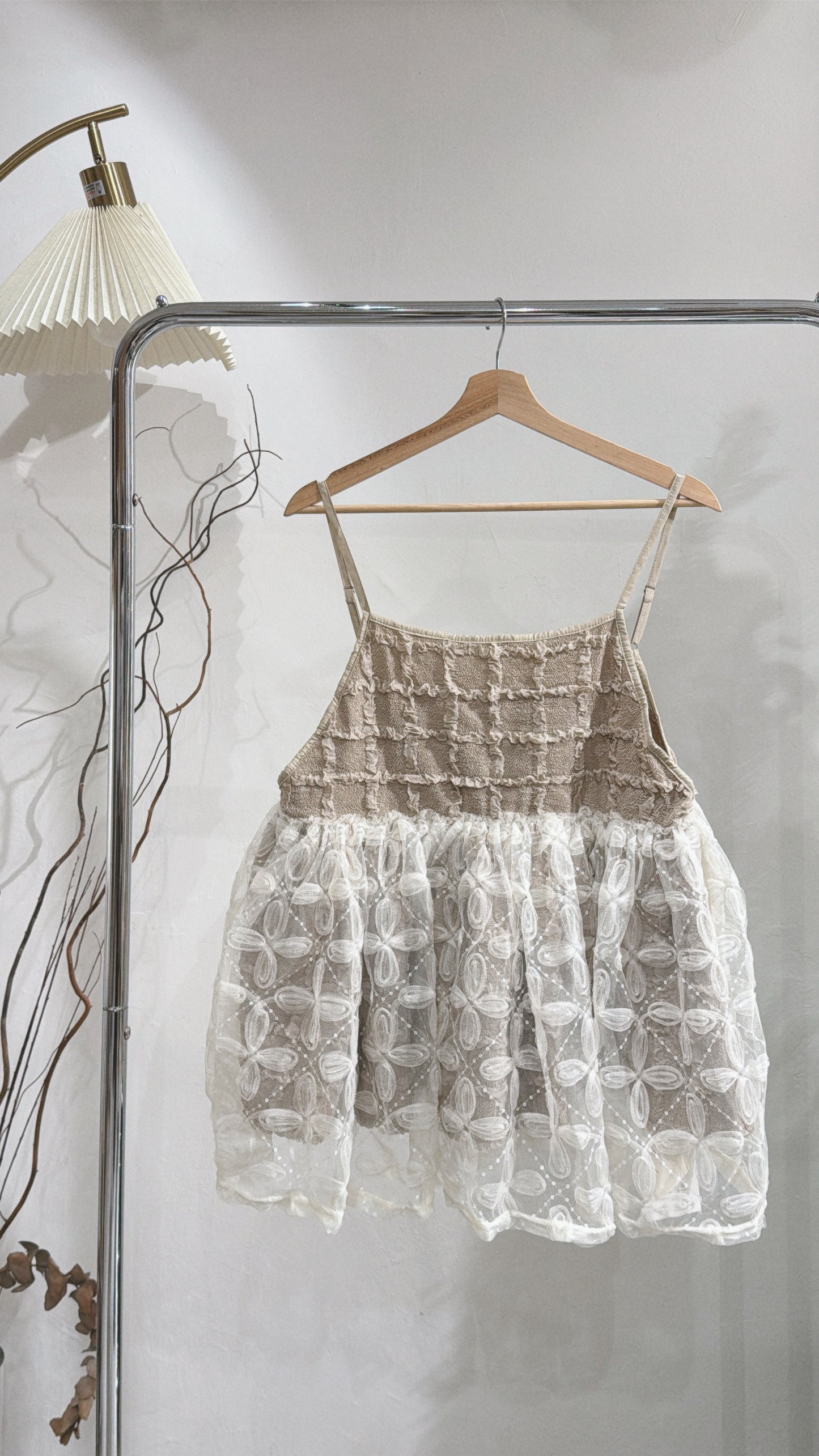 [ 現貨/預訂⋆⁺₊❅⋆ ] [重工！] patchwork cami / beige