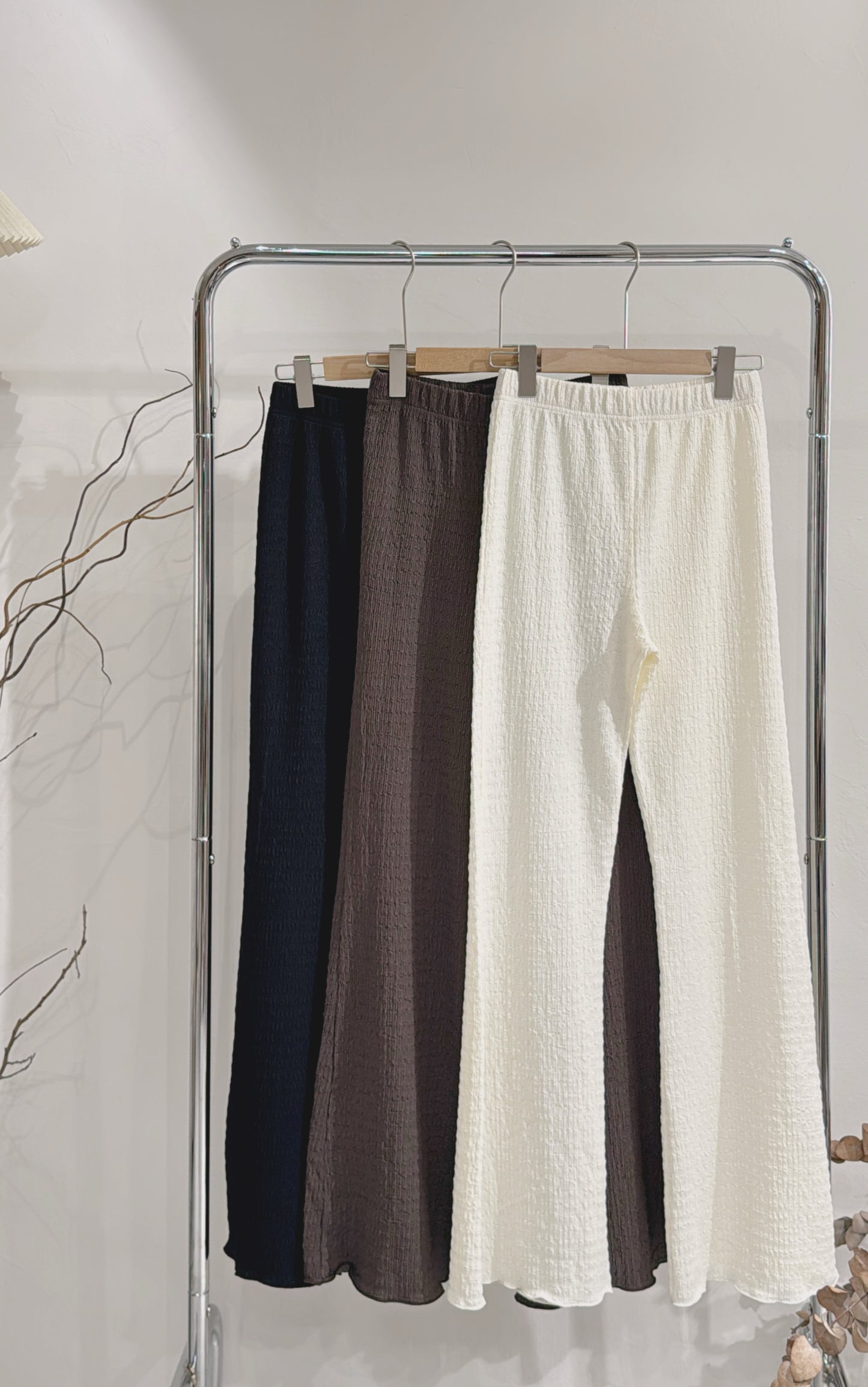 [ 預訂🪽⋆ ՙִՙ ] [ 超顯瘦！有彈性！] wrinkled flare pants / 3 colors