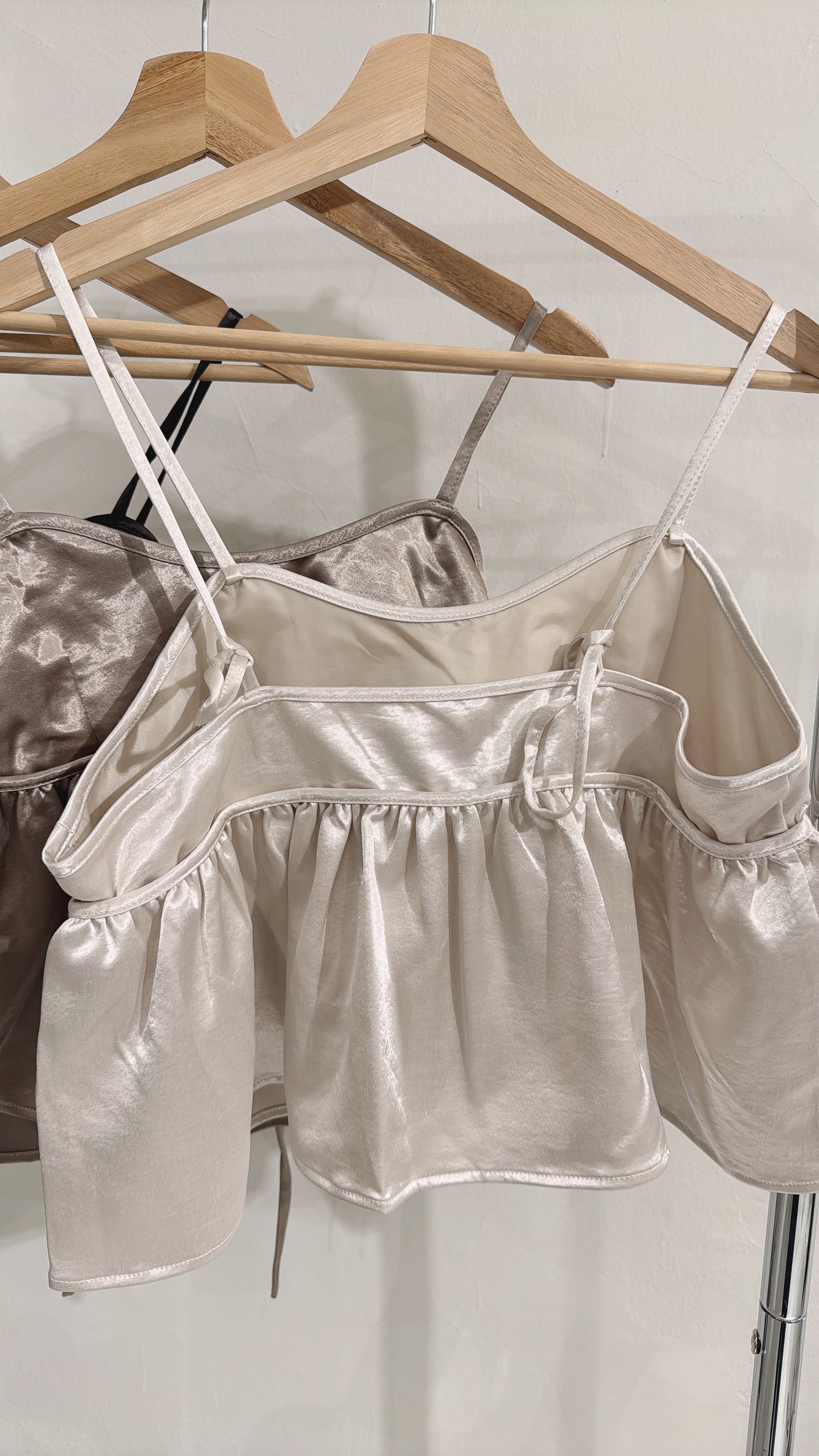 [ 現貨/預訂 𐙚˙⋆.] glossy cami / 3 colors