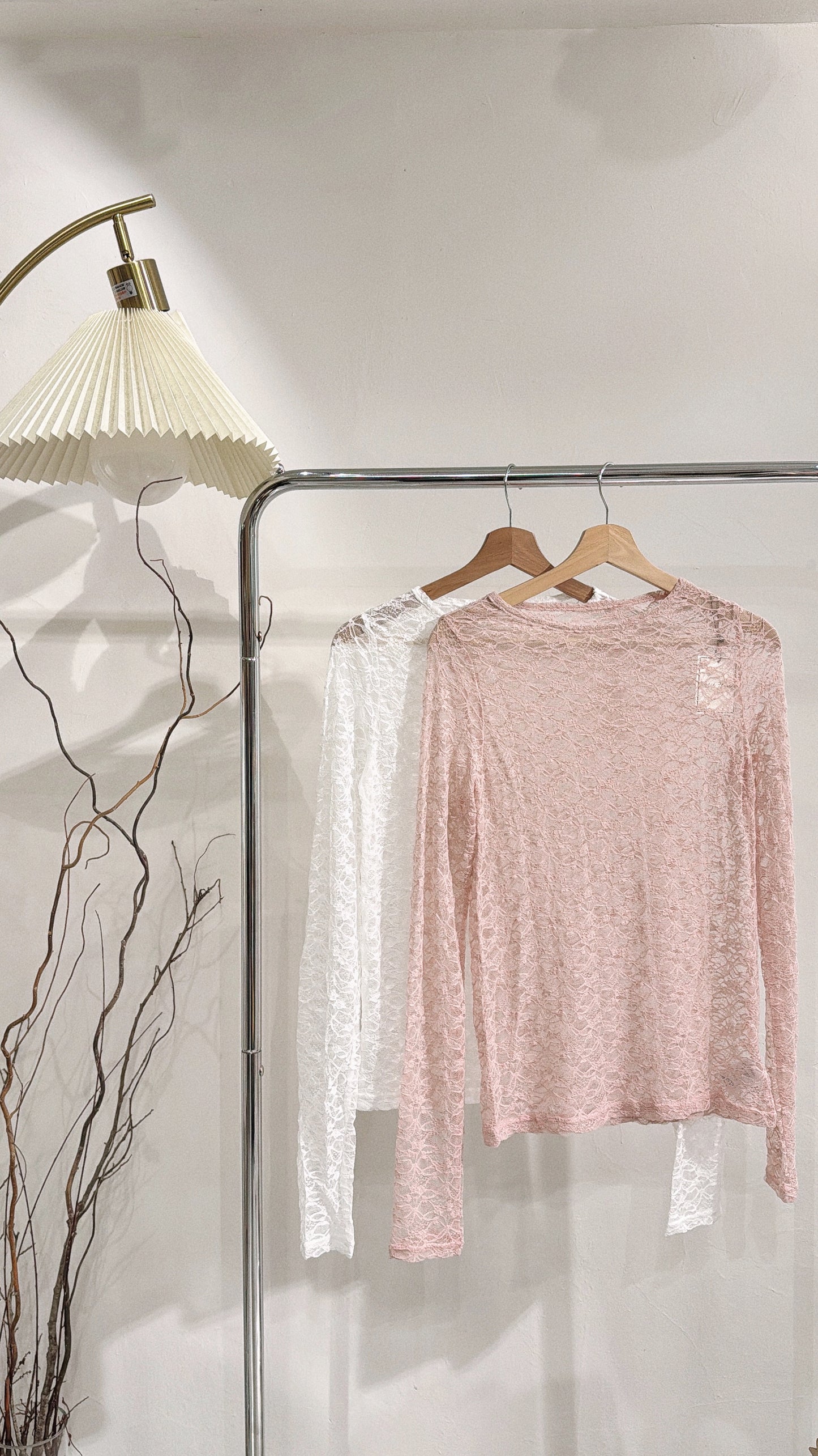 [ 預訂 𐙚⋆˚ ] [ 打底必入！]  Lace round neck top / white