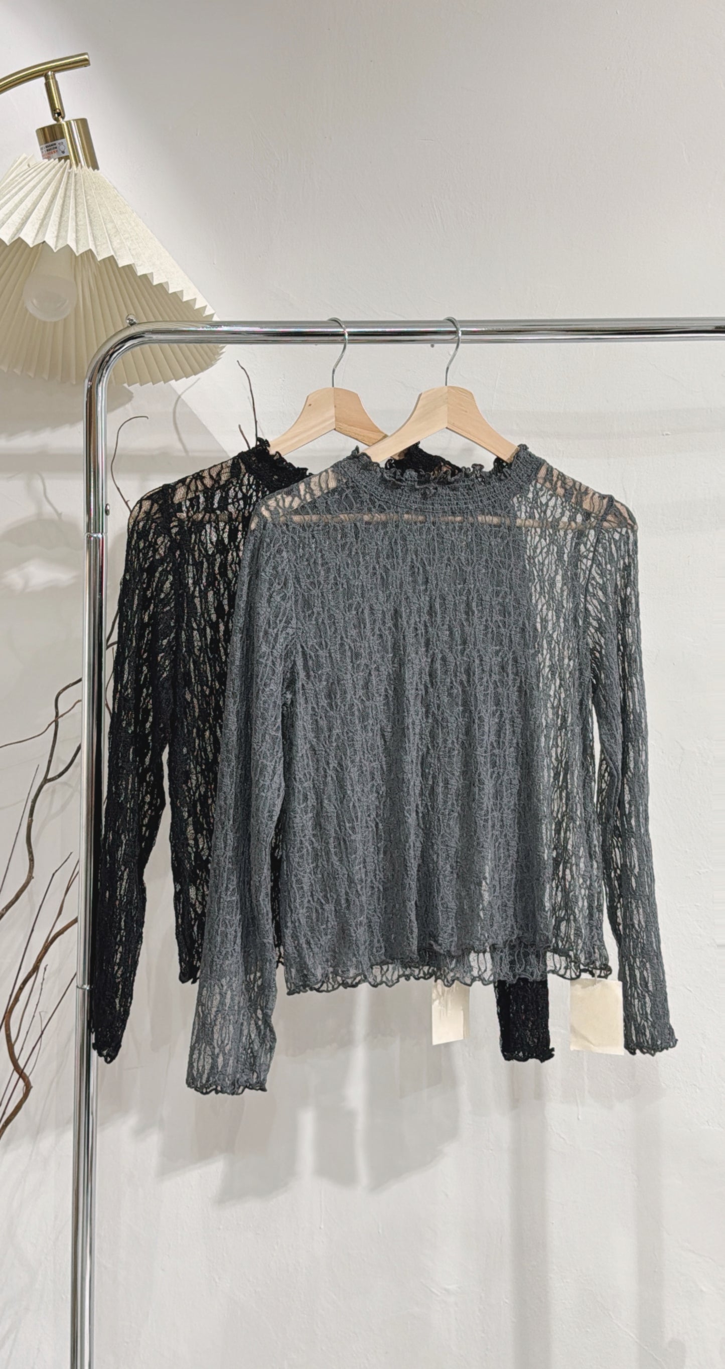[ 12-14/3 首批價 $108 ⋆✴︎˚｡⋆！] [ 有彈性！] lace round neck top / 3 colors