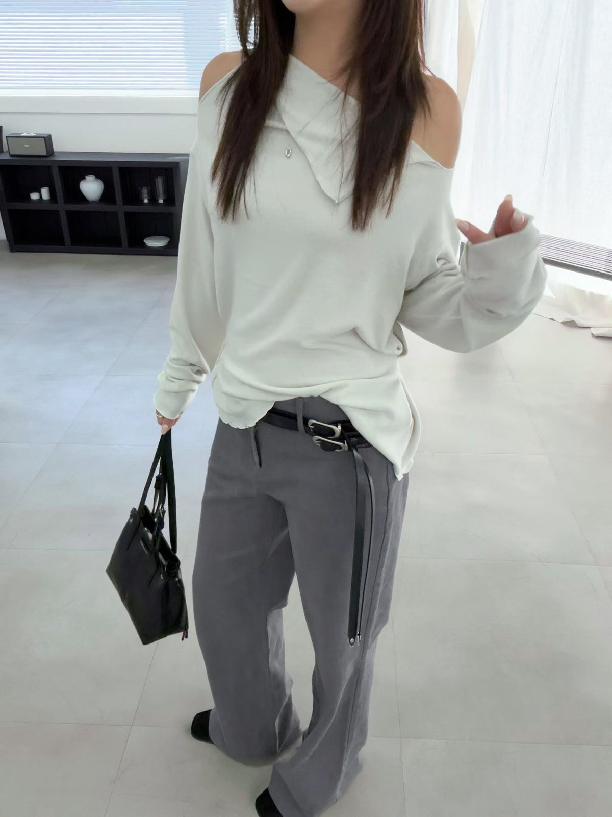 [ dudeinKR 限時連線價！🇰🇷⋆. ] unbalanced off shoulder top / 3 colors