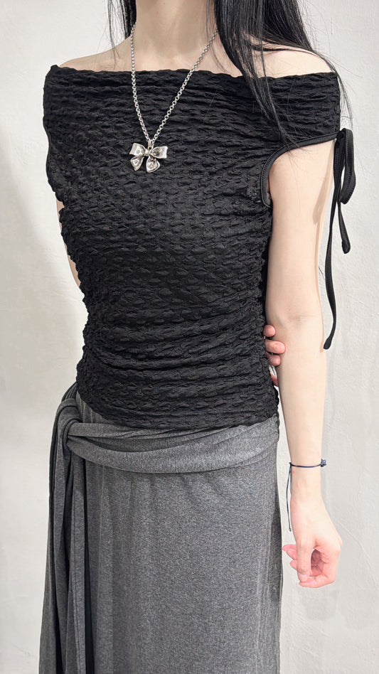 [ 預訂 𐙚˙⋆.] unbalanced frill top / black