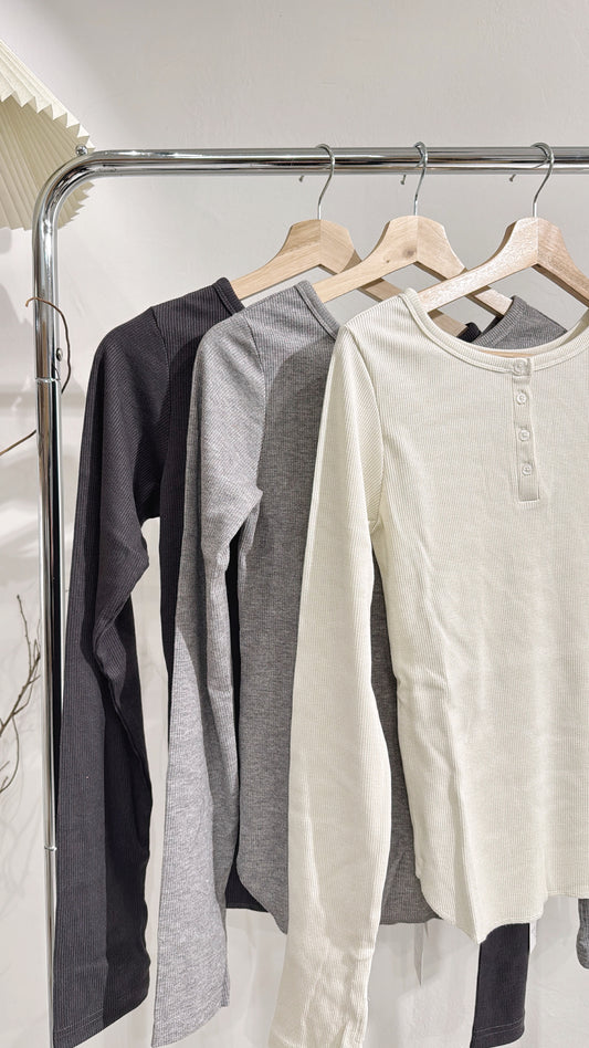 [ 現貨/預訂𐙚⋆˚ ] [ 超高質羅紋上衣！] henley neck top / 3 colors