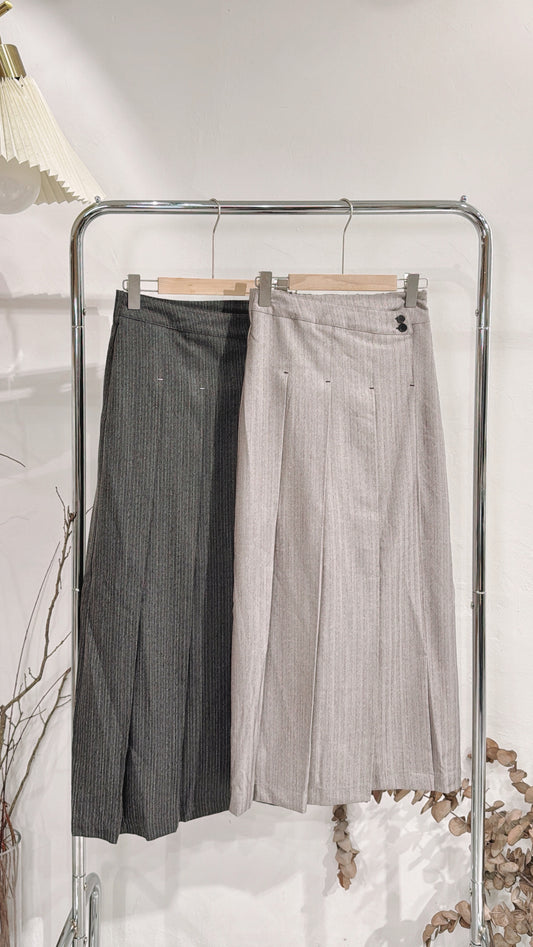 [ 預訂 ˚.🎀༘⋆] unbalanced waistband skirt / 2 colors