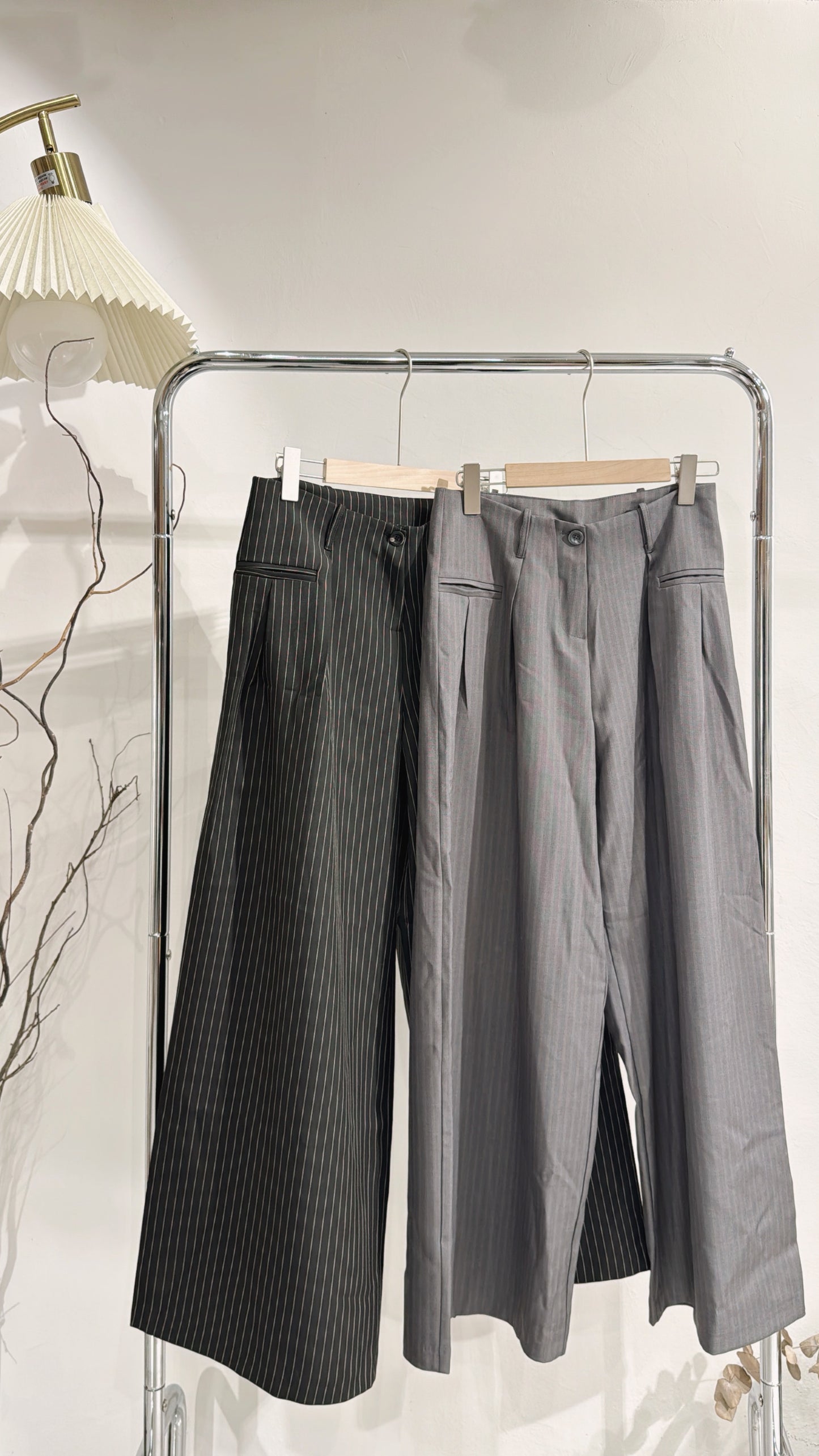 [ 預訂𐙚⋆˚ ] [ must pick! 版型100分的西褲 ] Striped pintuck slacks / 2 colors