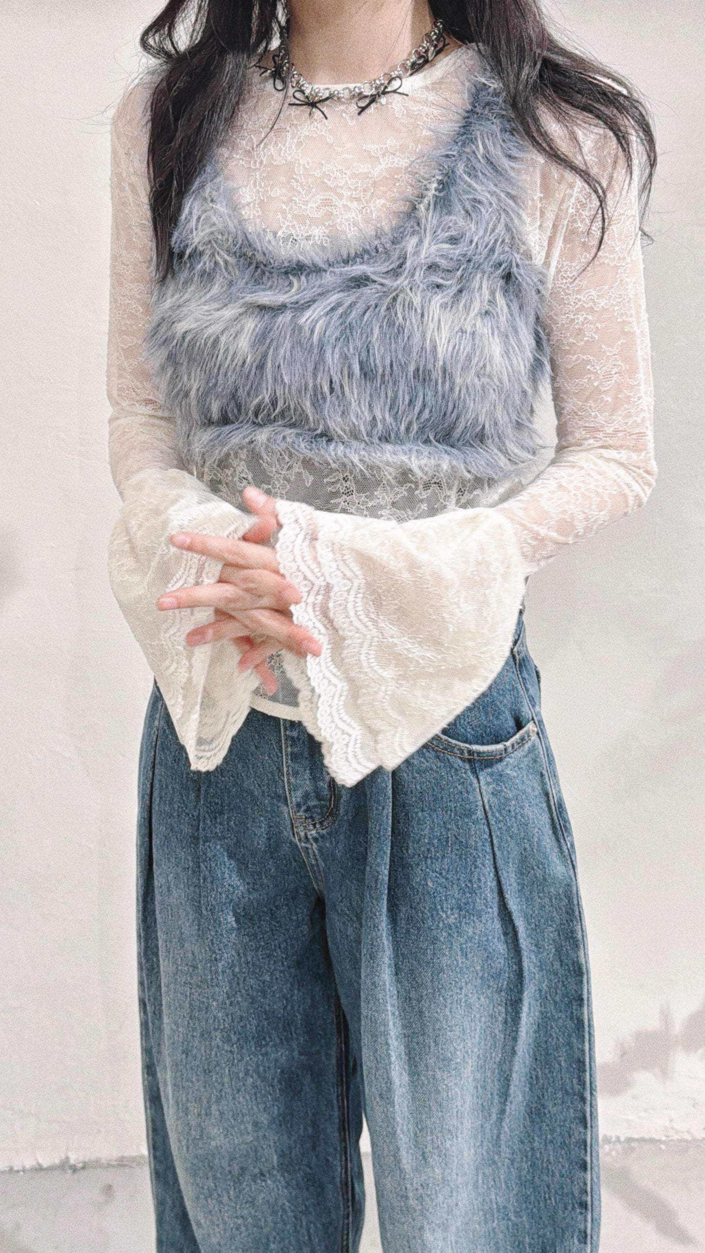 [ 現貨 📷 ༘ ⋆｡ ˚ ] [ 限量！] flare sleeve top / 2 colors