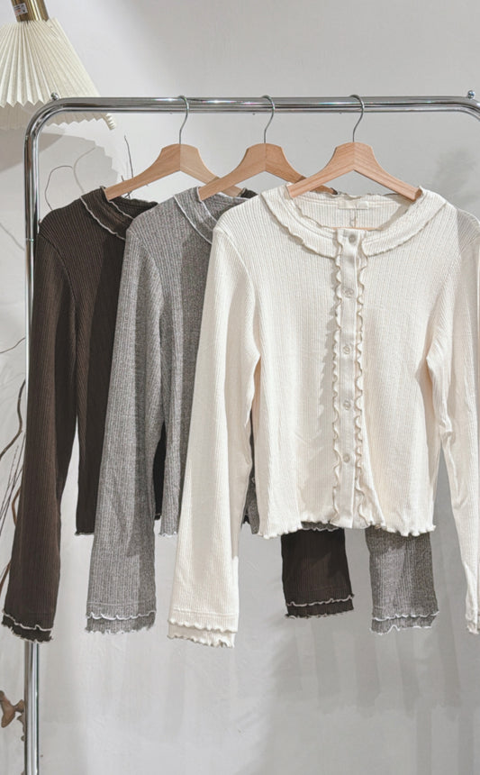 [ 現貨/預訂⋆⁺₊❅⋆ ] ruffle striped 2-ways top / khaki