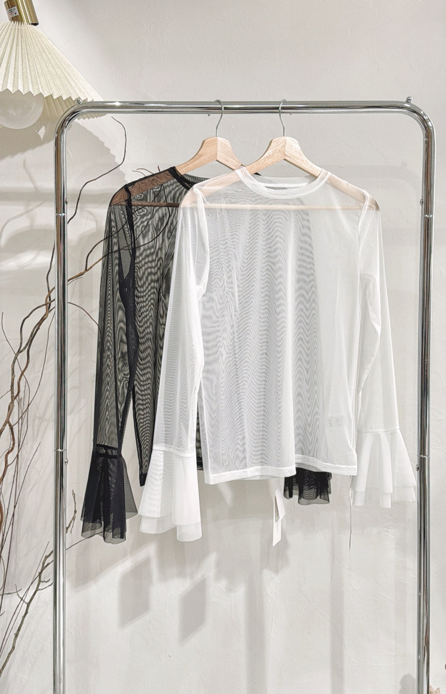 [ 預訂 ⋆.𐙚 ̊ ] [ 喇叭手袖！] flare sleeve top / 2 colors