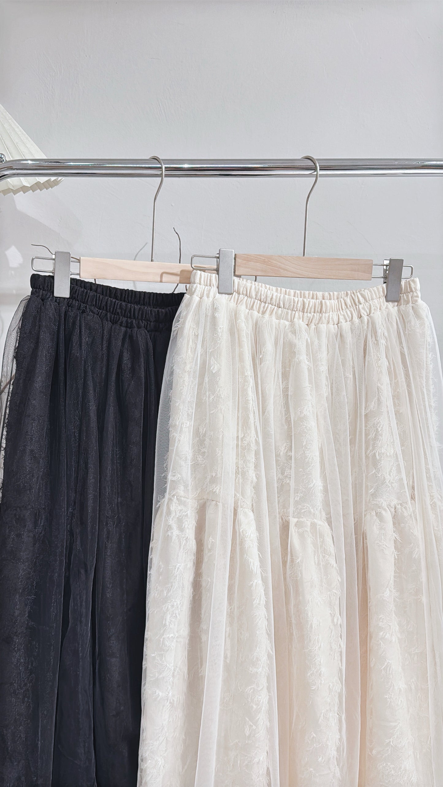 [ 現貨/預訂𐙚˙⋆.] [ 仙氣滿滿網紗 layer! ] tulle feather skirt / 2 colors