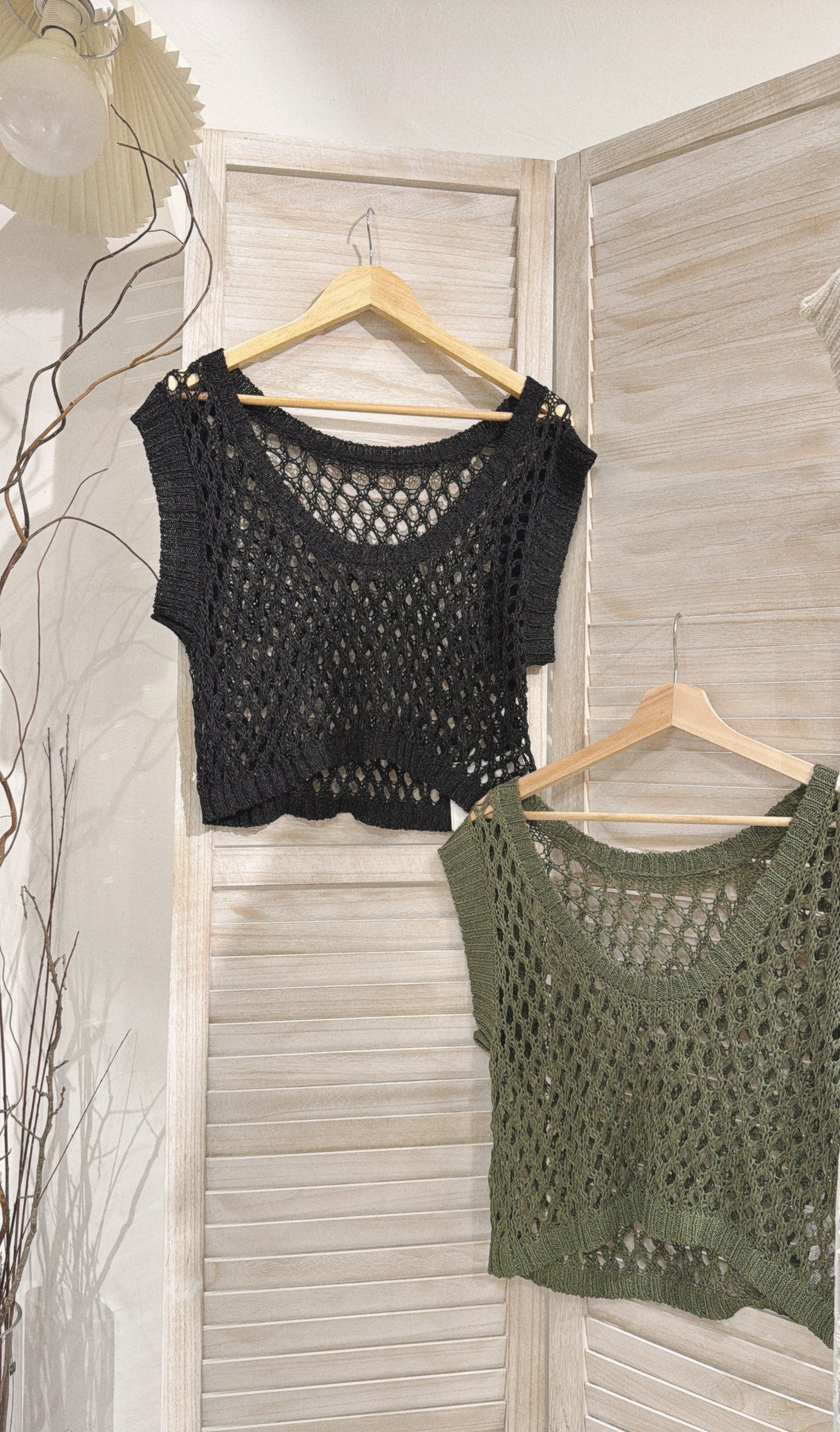 [ 現貨/預訂˚⊹♡ ] lone lone cropped vest / 3 colors