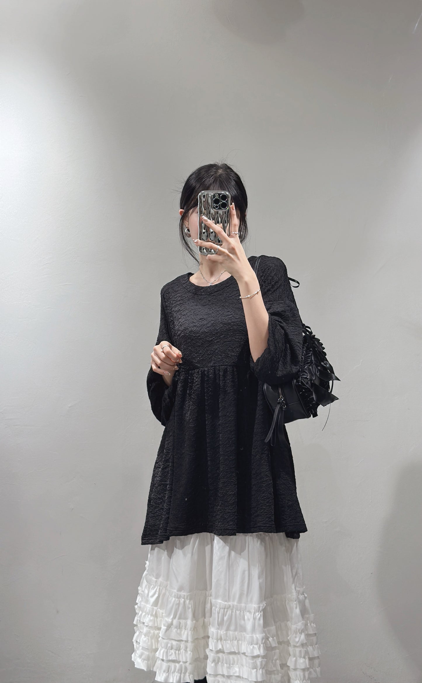 [ 質地輕薄！] textured ballon sleeve top / black
