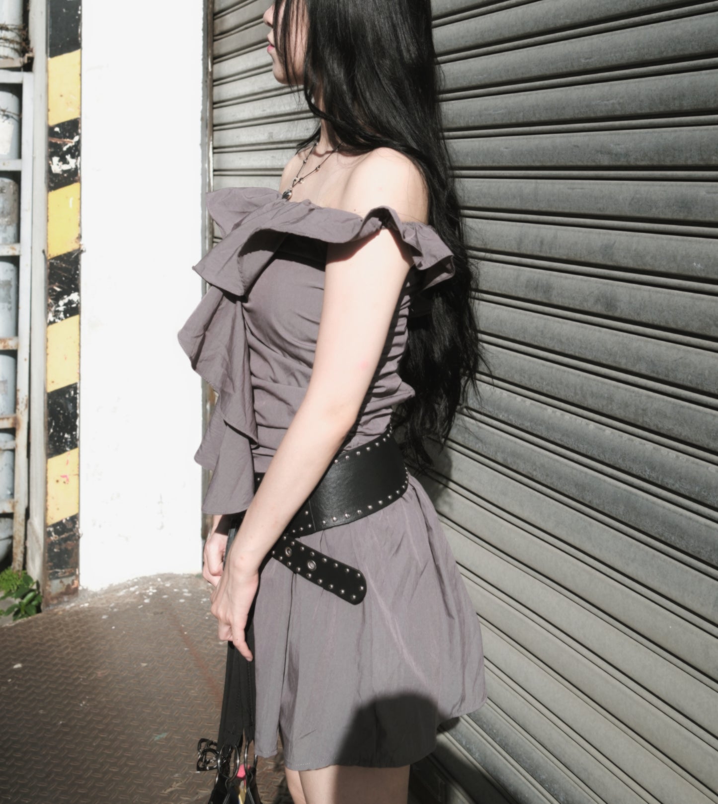 [ 預訂˚.🎀༘⋆ ] Ruffle belted ops / charcoal