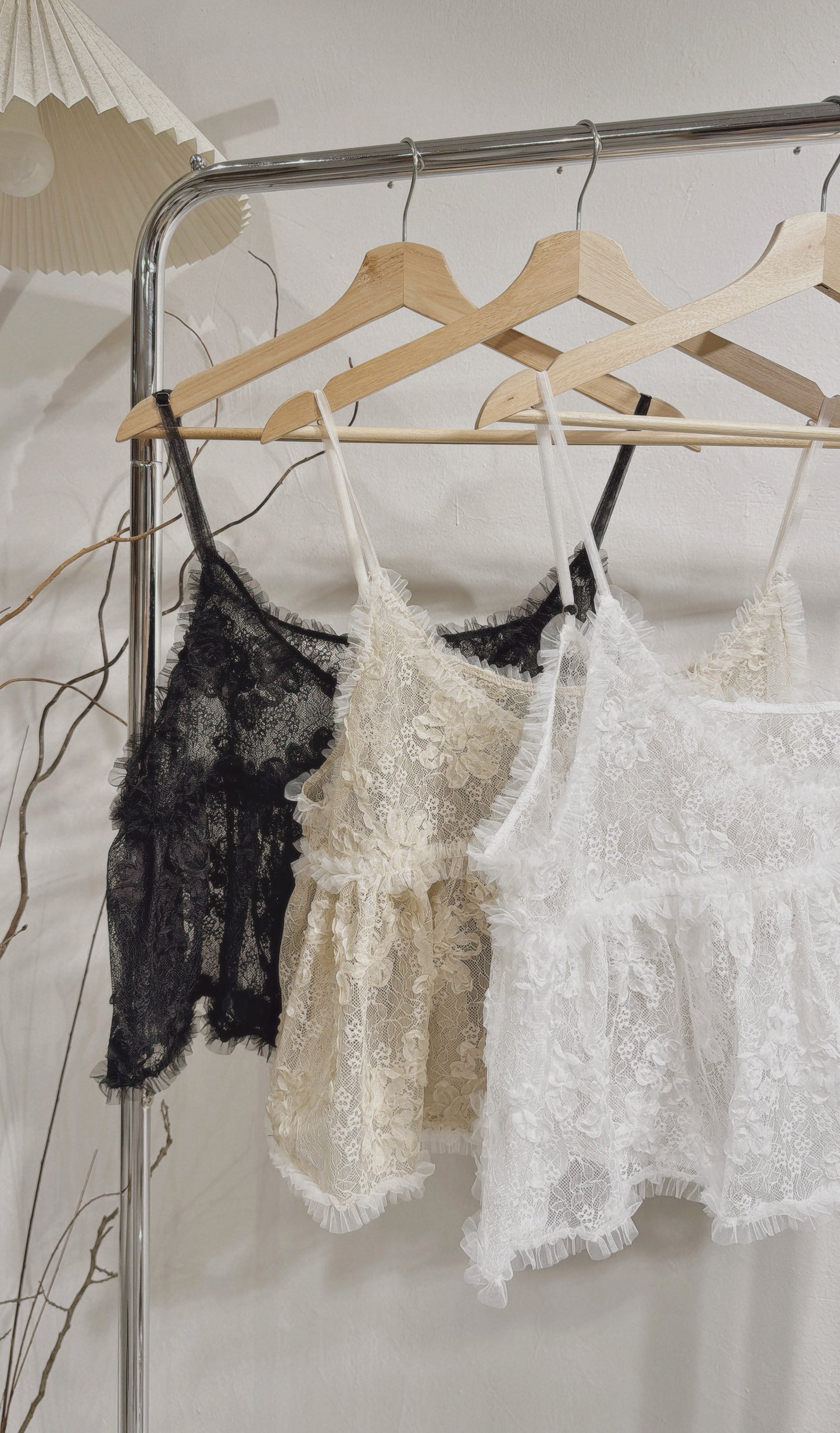 [ 30/7-2/8 首批價 $199 🤍✨] sheer airy lace top • 3 colors