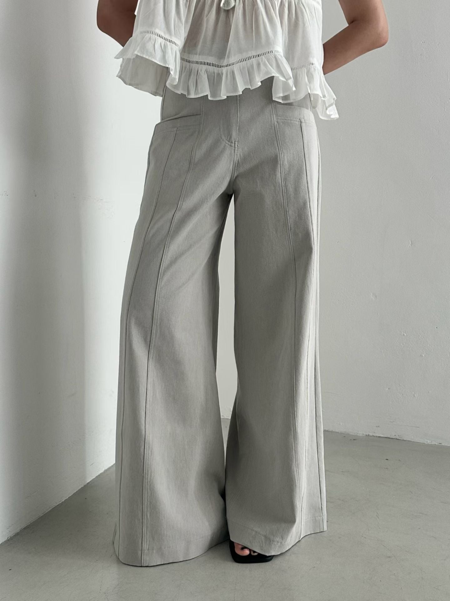 [ 預訂🪽⋆ ] cut-out flare pants • 2 colors