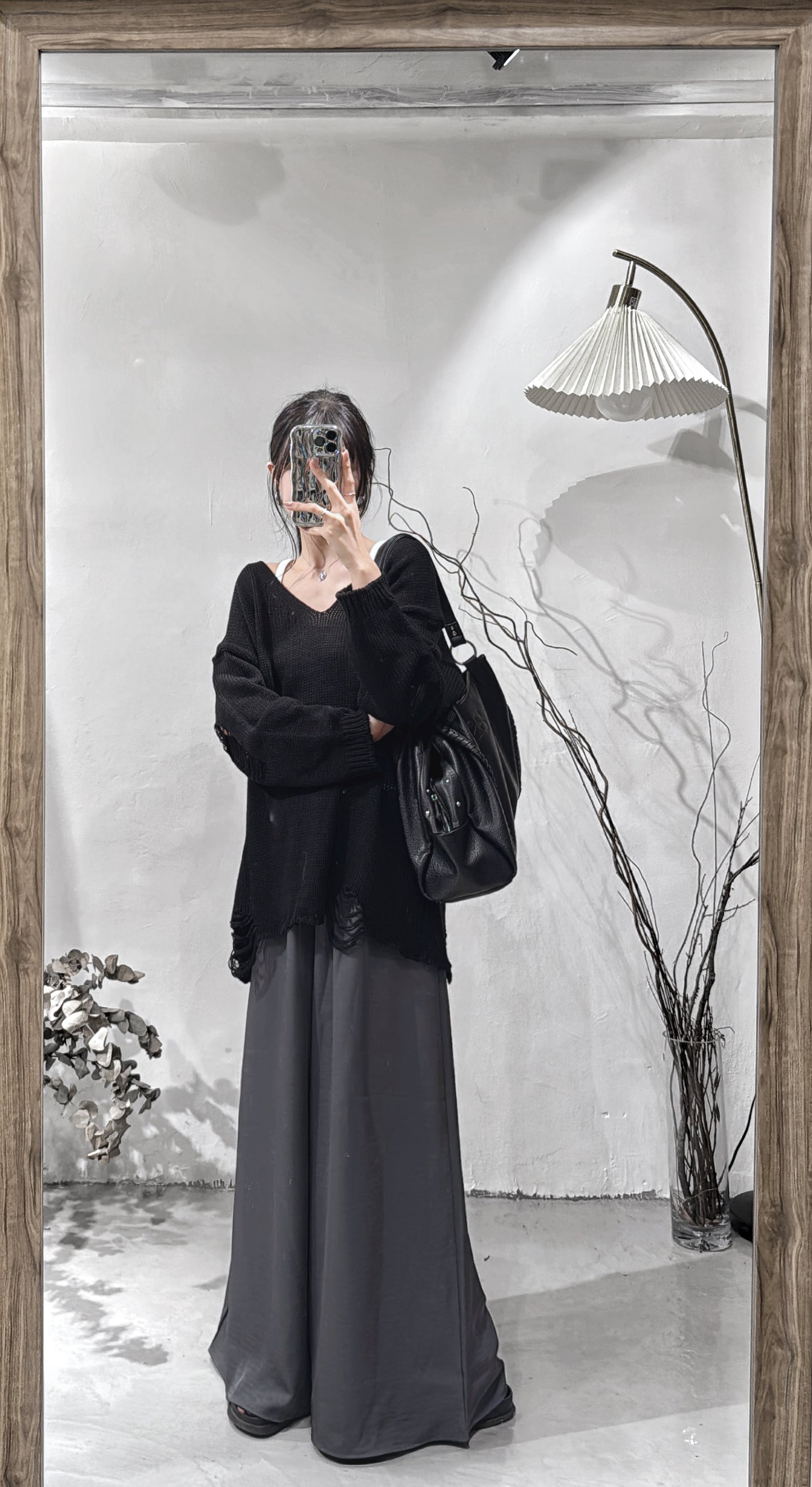 [預訂] V-neck oversized knit top / black