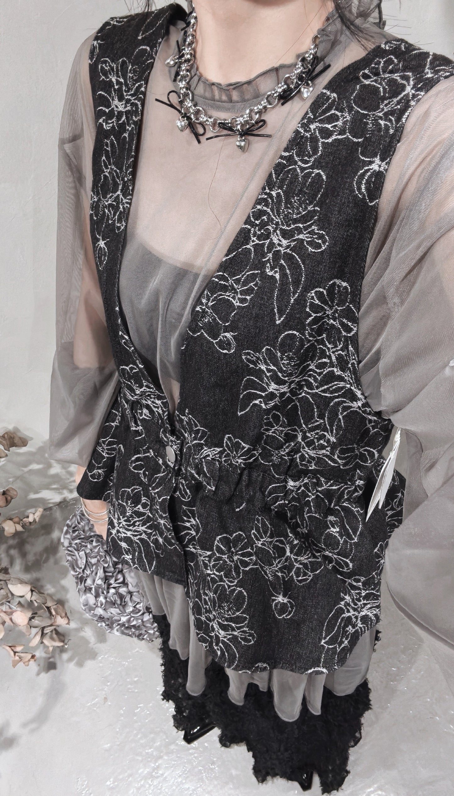 [ 現貨/預訂⋆.𐙚 ̊ ] [ 牛仔布料！] handrawn flower bustier / black