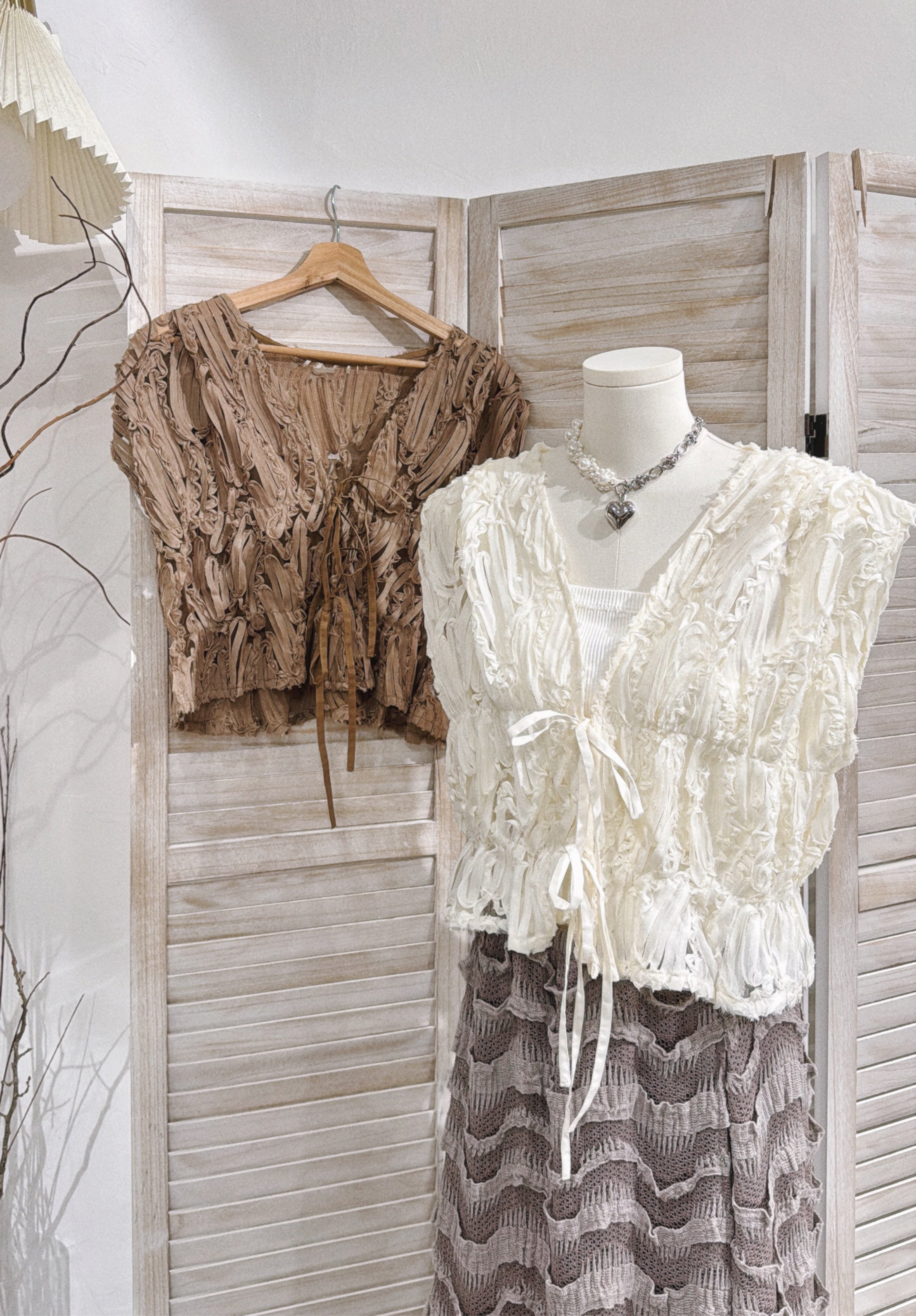 [ 現貨/預訂˚⊹♡ ] feather gilet vest / ivory