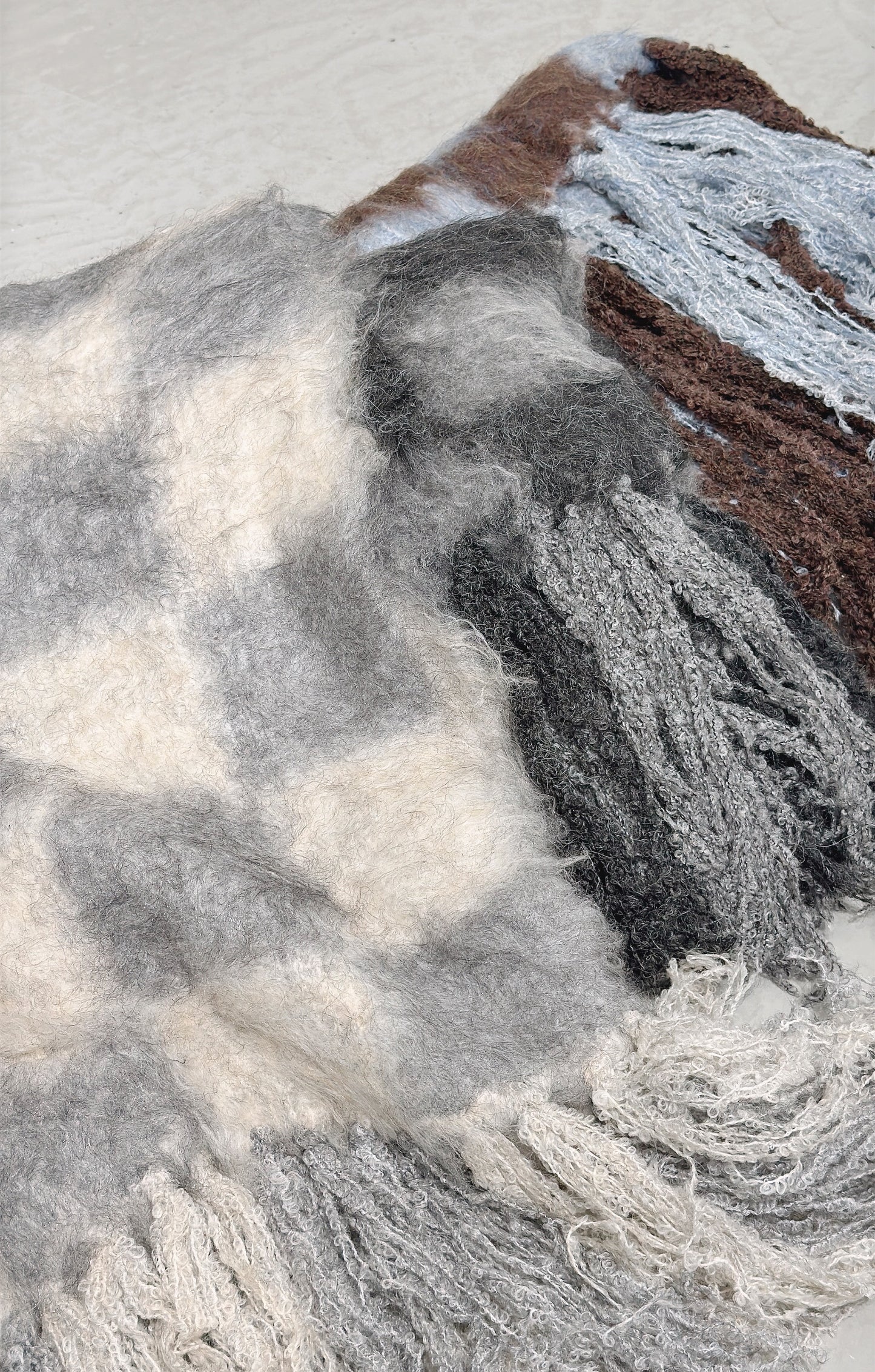 [ 現貨 / 預訂 ⋆𐙚 ̊ ] fringed scarf / charcoal