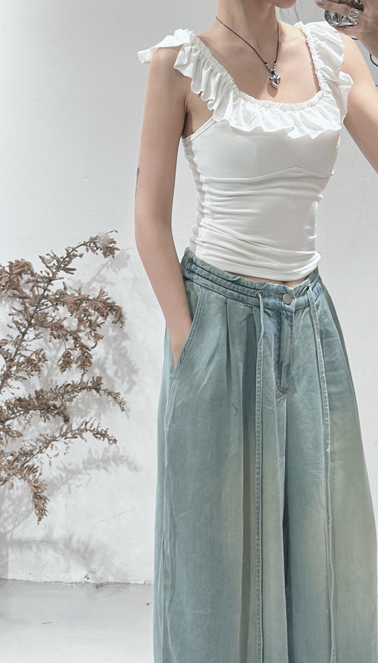 [ 超親膚！極顯瘦！] ruffle square neck top / white ( with pads)
