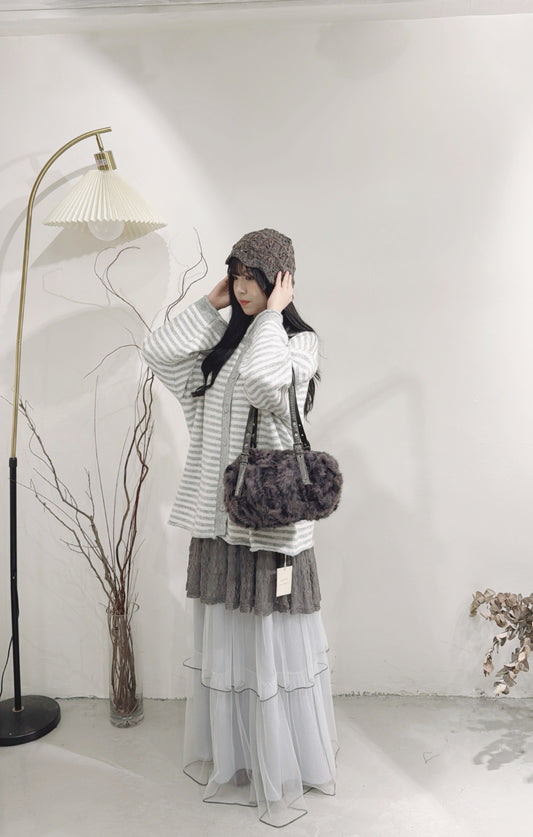 [ 現貨/預訂⋆⁺₊❅ ] striped knit outer / grey