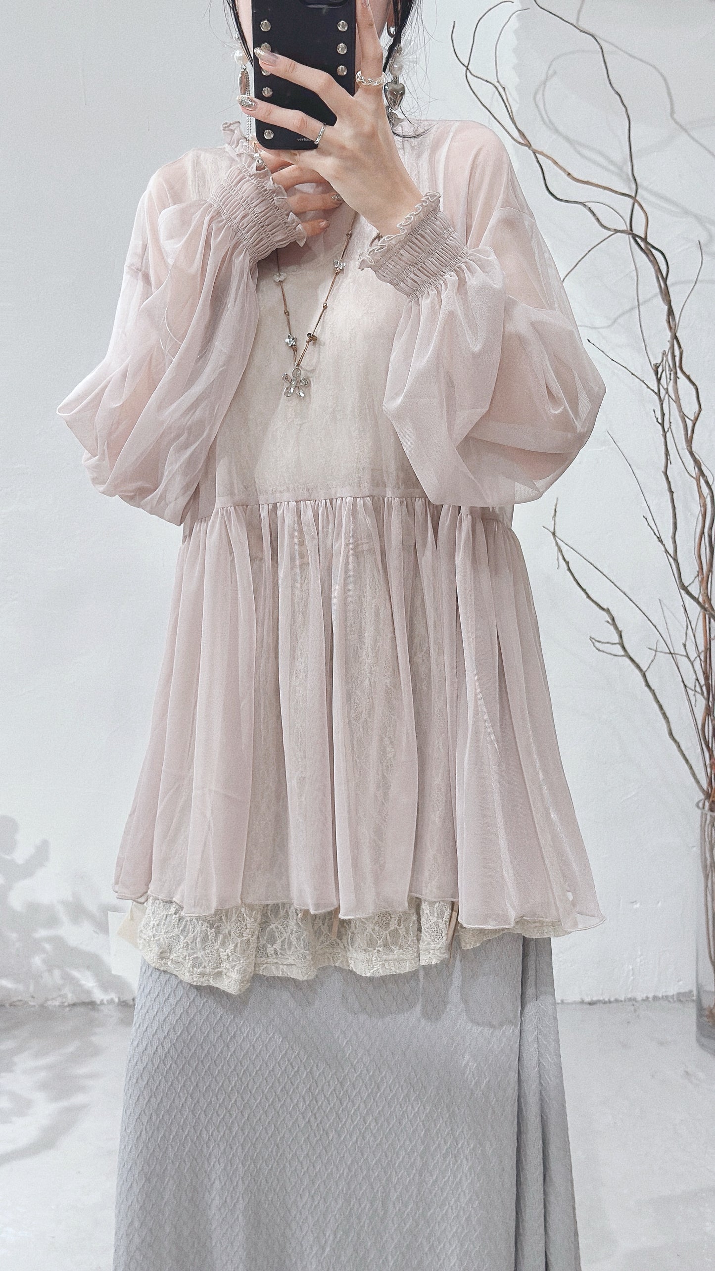 [ 現貨/預訂 ⋆.𐙚 ̊ ] [ 輕身！通透感！] Collared blouse / beige