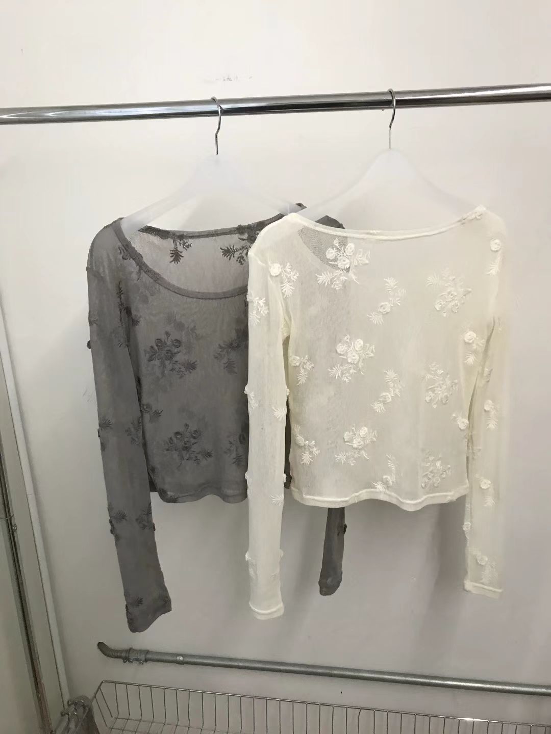 [ our picks! (˶ᵔ ᵕ ᵔ˶) ‹𝟹 ] [ 預訂 ]  floral long sleeve / 2 colors