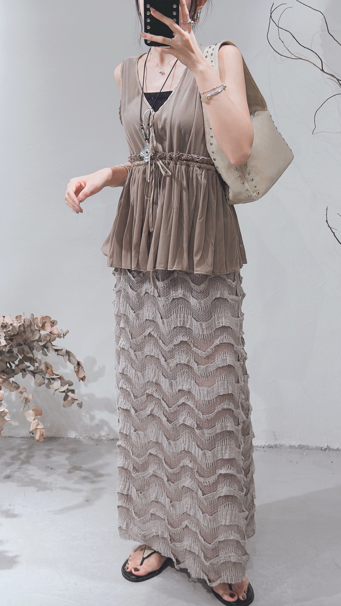 [ 現貨/預訂˚⊹♡ ] velvet tied vest / brown
