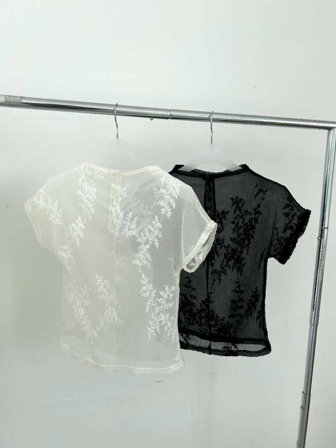 [ 預訂🪽⋆ ՙִՙ ] floral tee • 2 colors