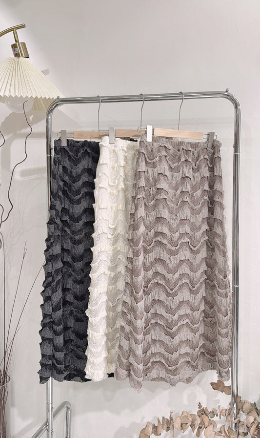 [ 預訂 ⋆ 𐙚 ̊. ] feather wave skirt / 3 colors