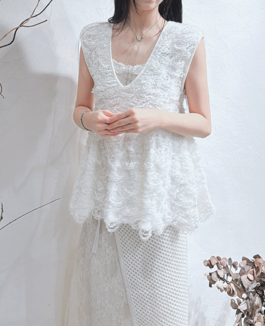 [ 現貨🪽⋆ ] v-neck momo vest • 2 colors