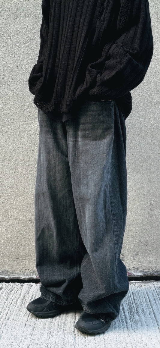 [Boyish items !] Baggy Dart Jeans - Washed Black