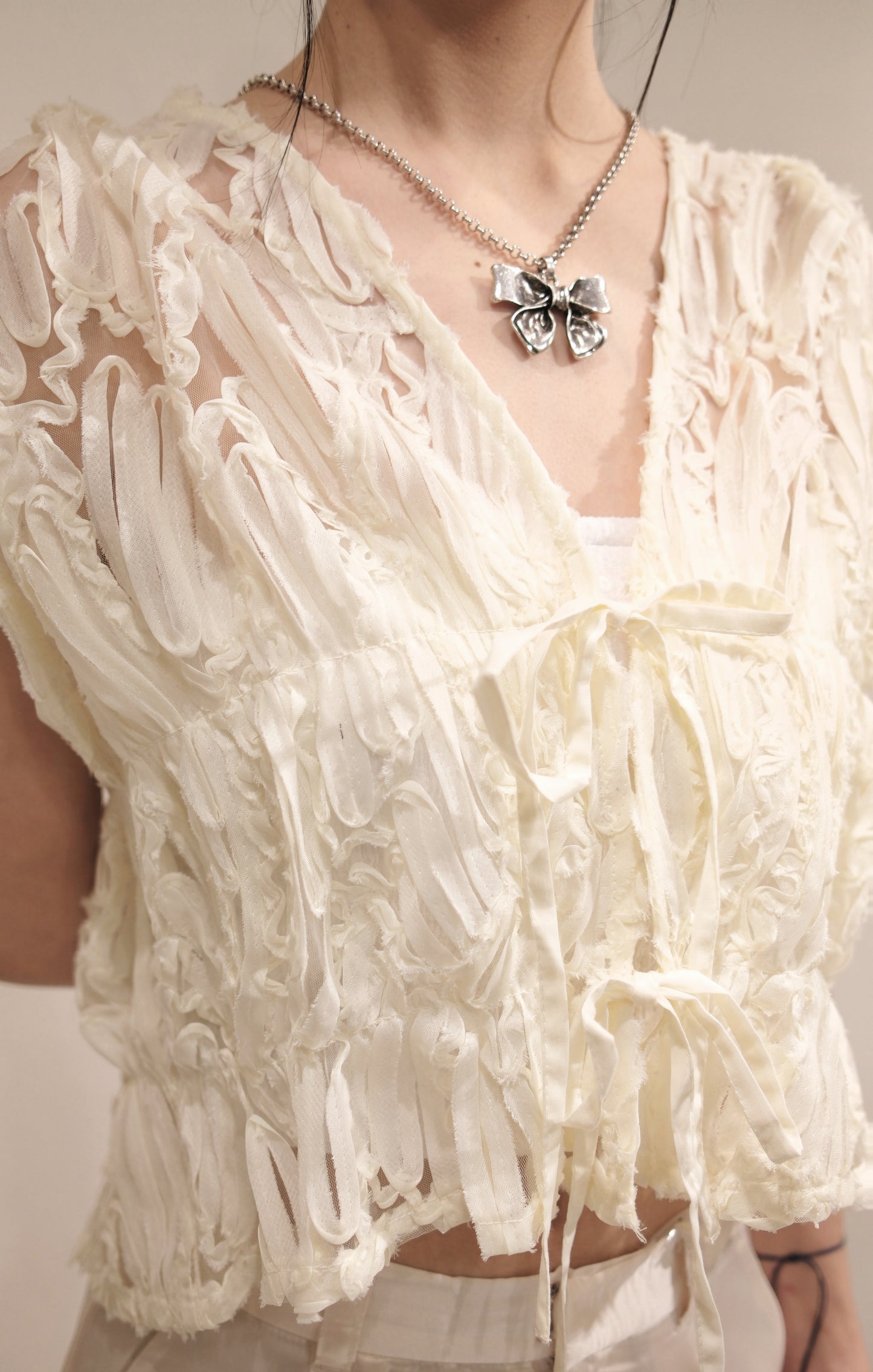 [ 現貨/預訂˚⊹♡ ] feather gilet vest / ivory