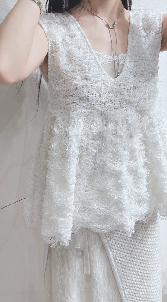 [ 現貨🪽⋆ ] v-neck momo vest • 2 colors