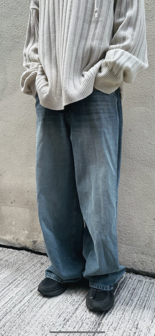 [Boyish items !] Baggy Dart Jeans - Denim