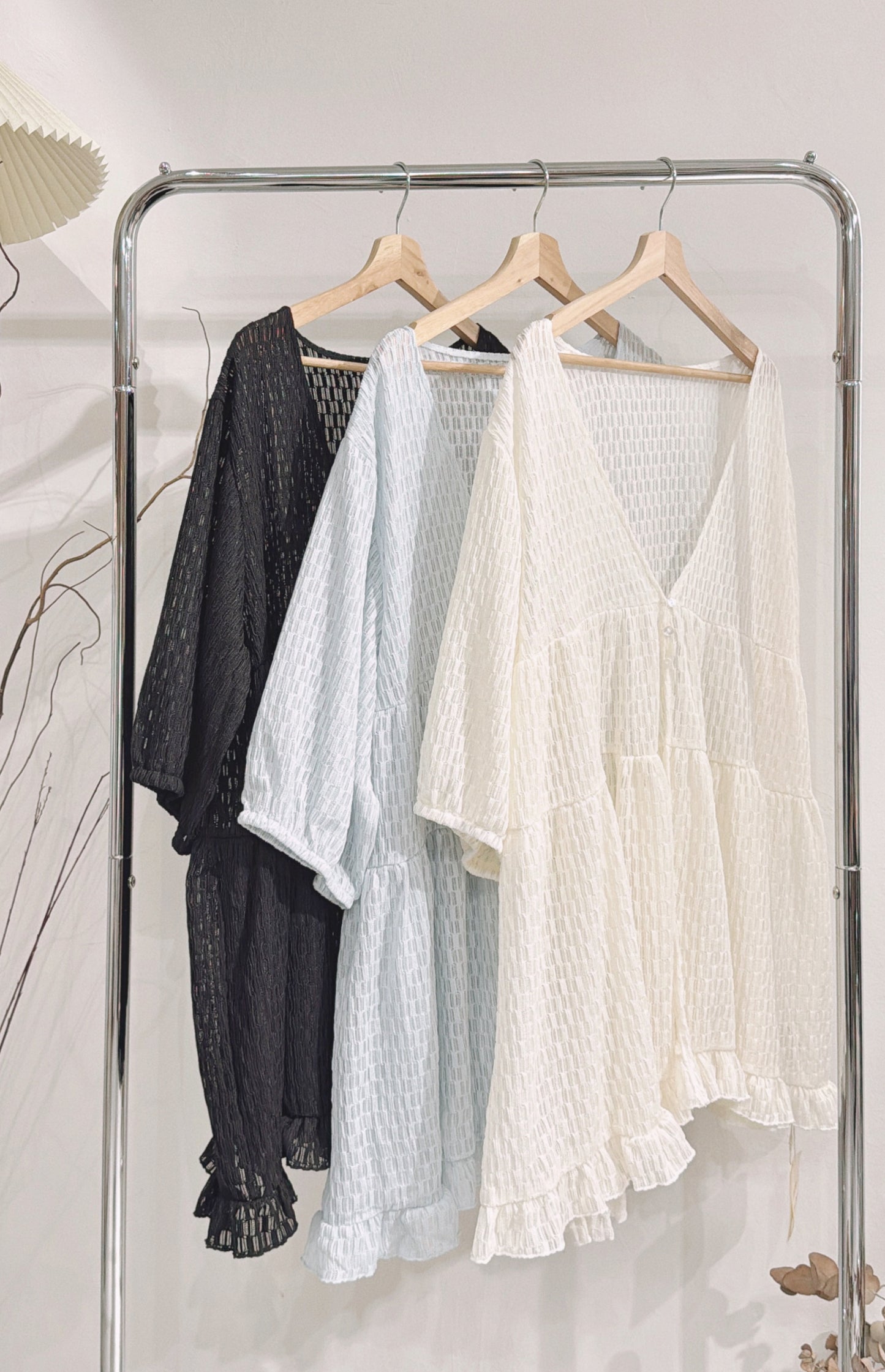 [ ˚.🎀༘⋆ 超高質！ ] checkered ballon sleeve blouse / 3 colors