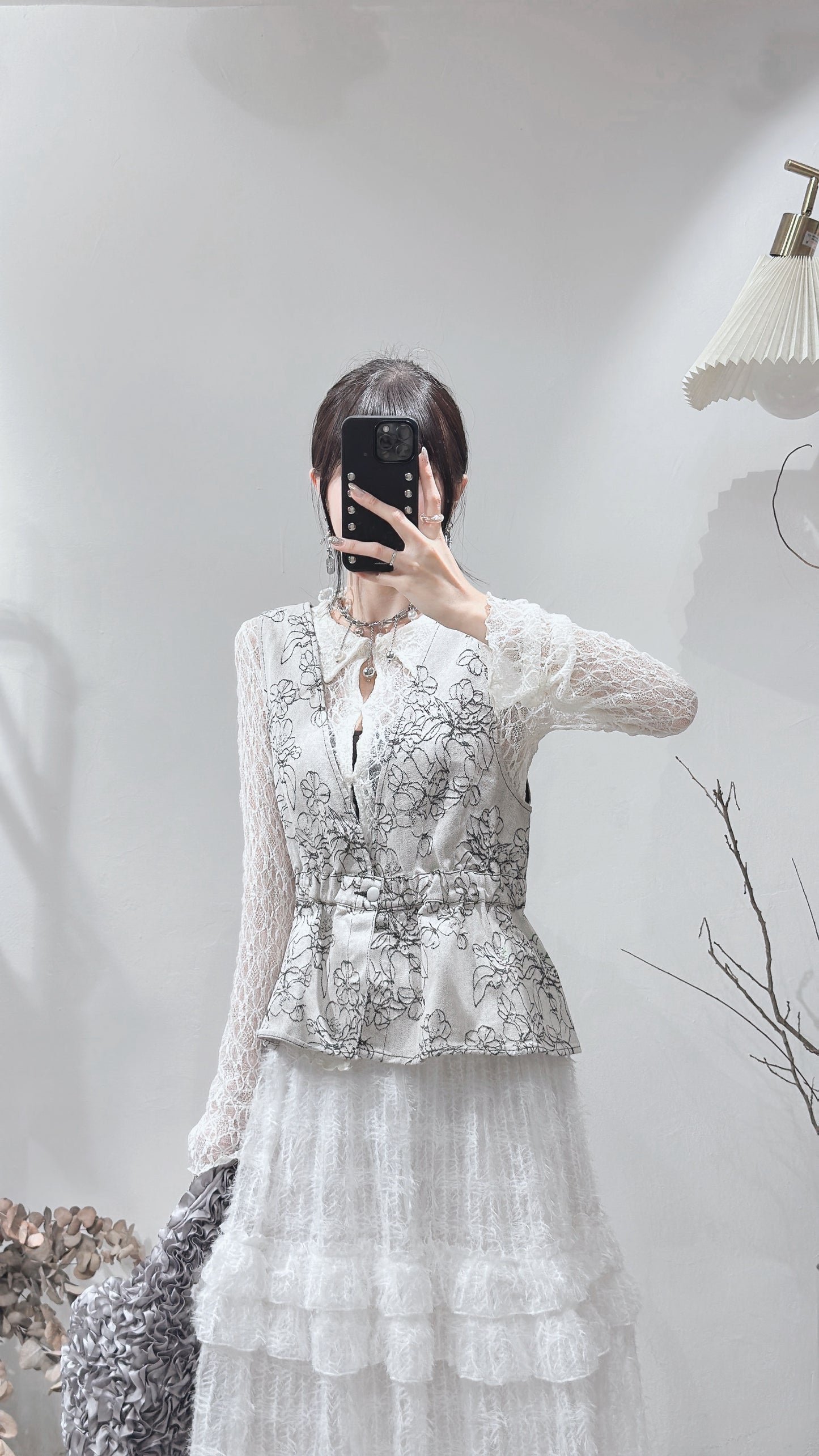 [ 現貨/預訂⋆.𐙚 ̊ ] [ 牛仔布料！] handrawn flower bustier / ivory