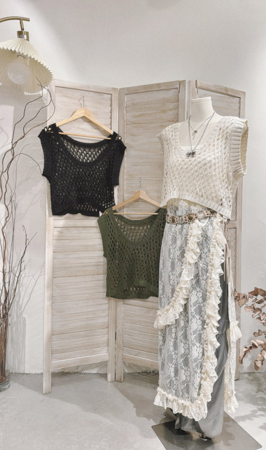 [ 現貨/預訂˚⊹♡ ] lone lone cropped vest / 3 colors